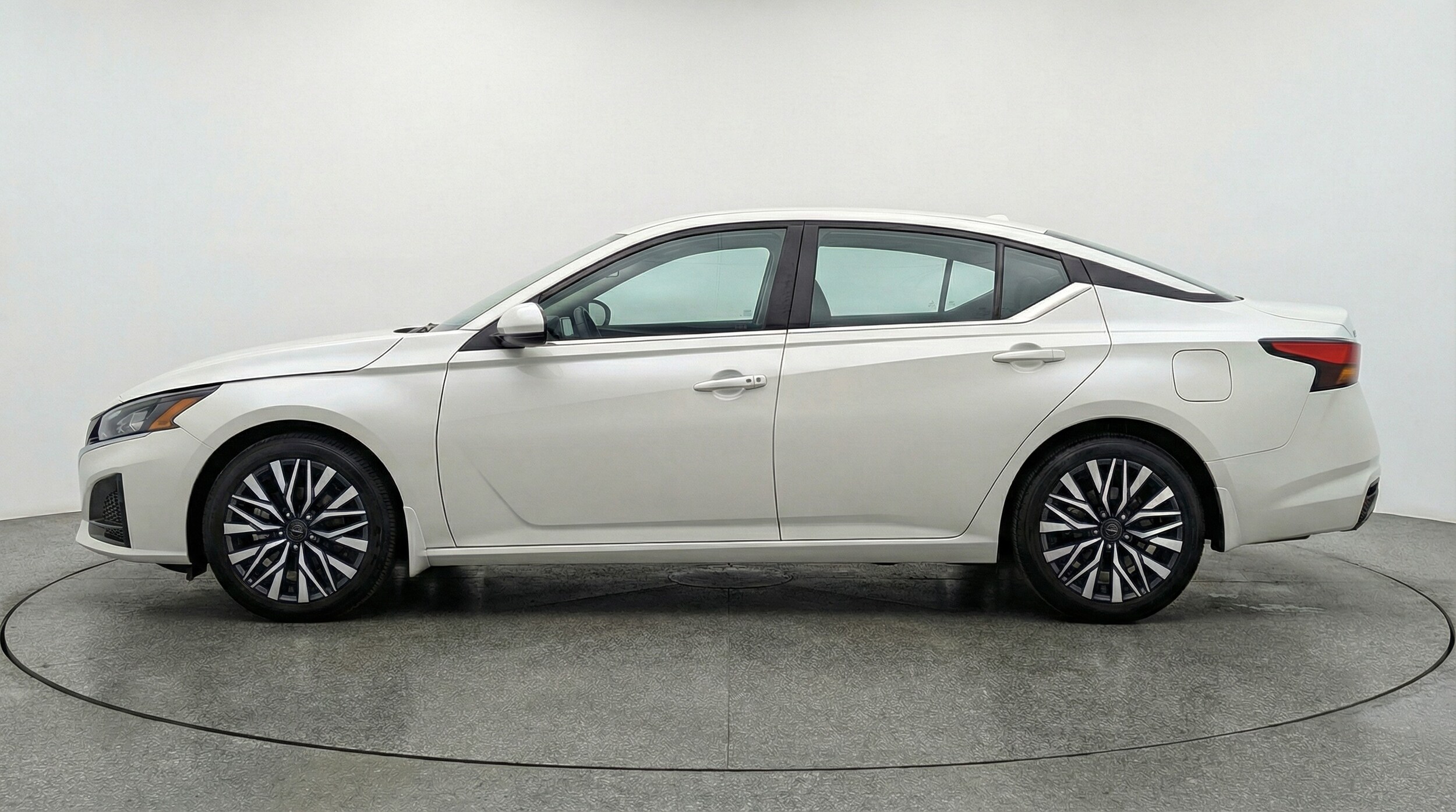 Thumbnail: 2025 Nissan Altima - 4