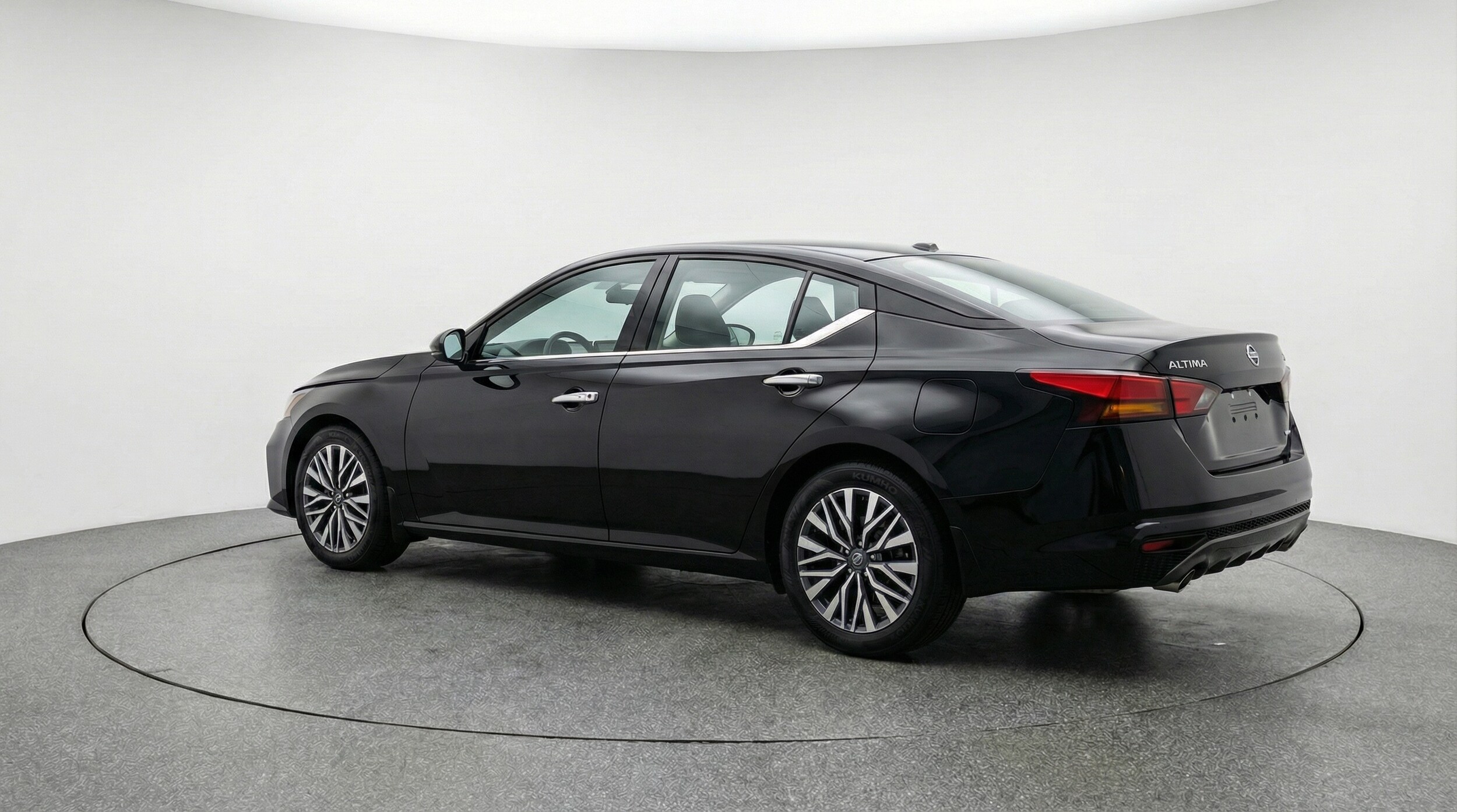 Thumbnail: 2025 Nissan Altima - 5