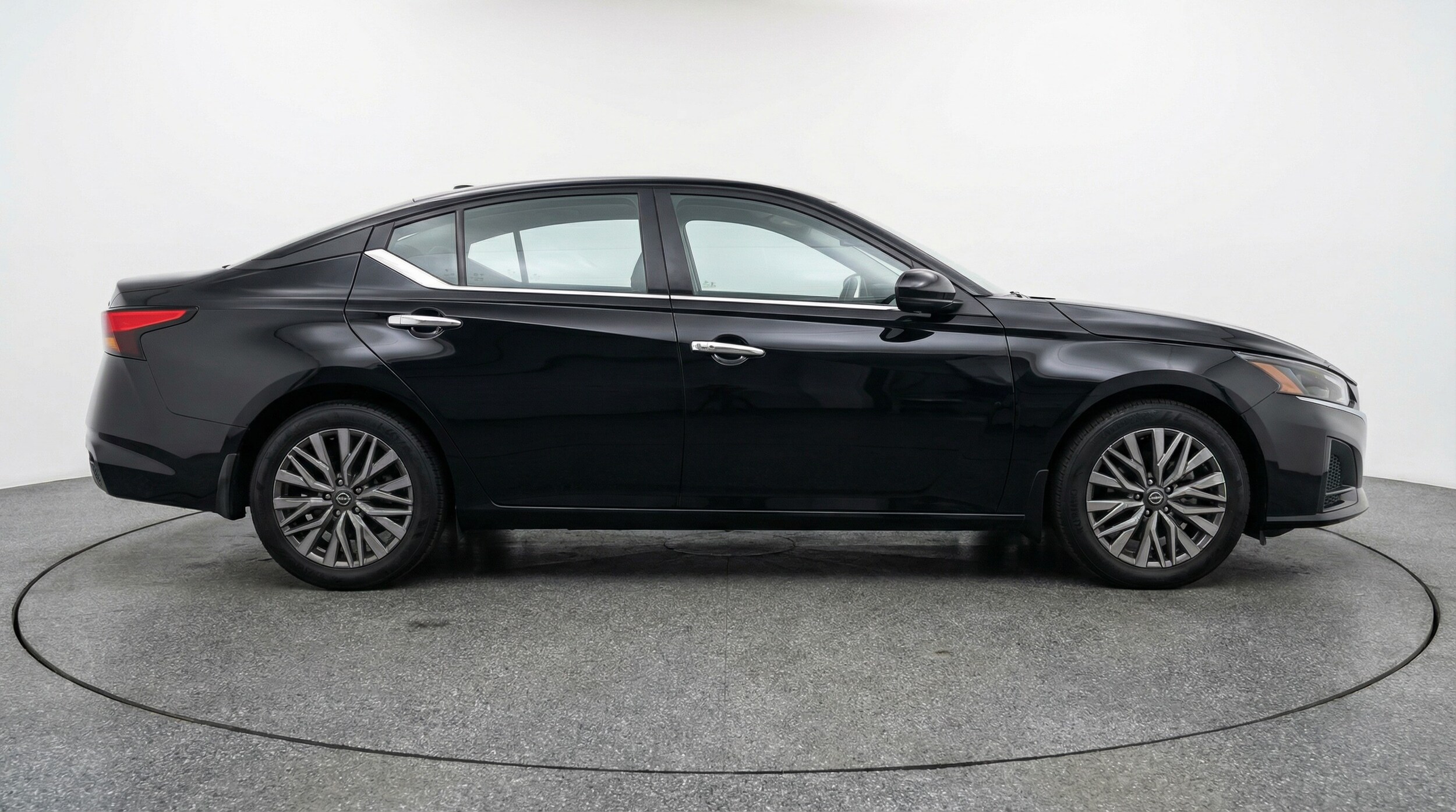 Thumbnail: 2025 Nissan Altima - 8