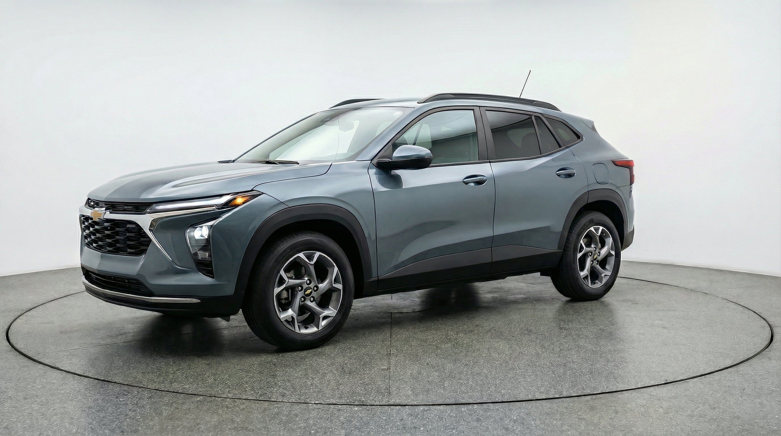 Thumbnail: 2025 Chevrolet Trax - 3