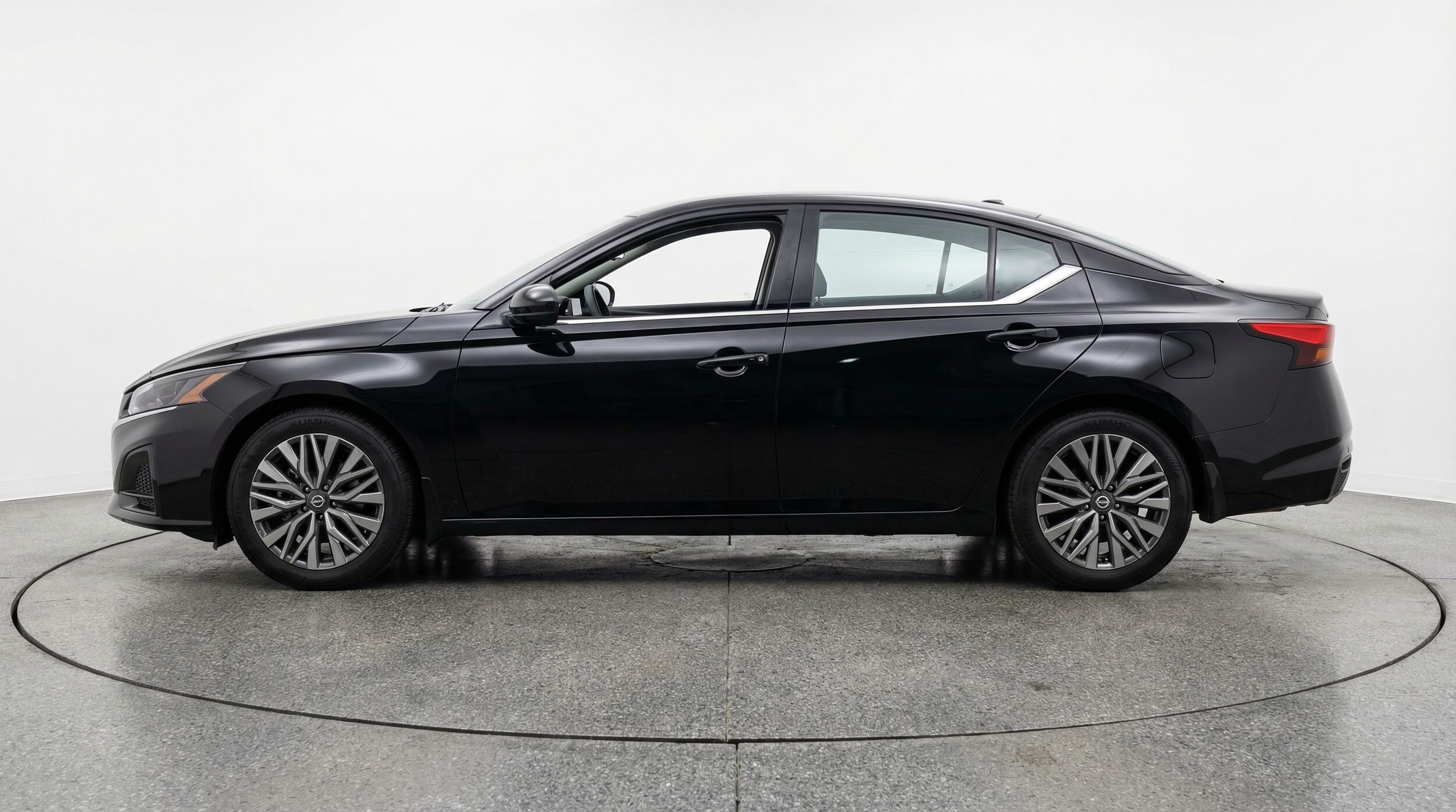 Thumbnail: 2025 Nissan Altima - 4