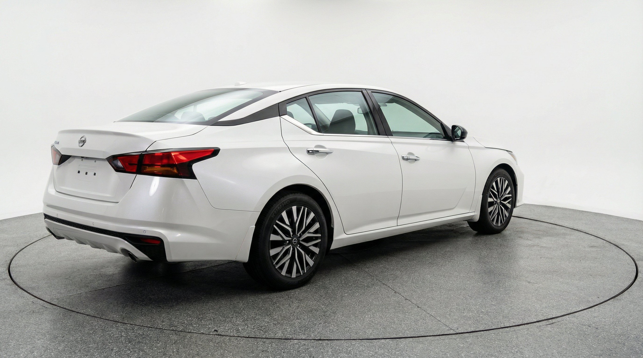 Thumbnail: 2025 Nissan Altima - 9