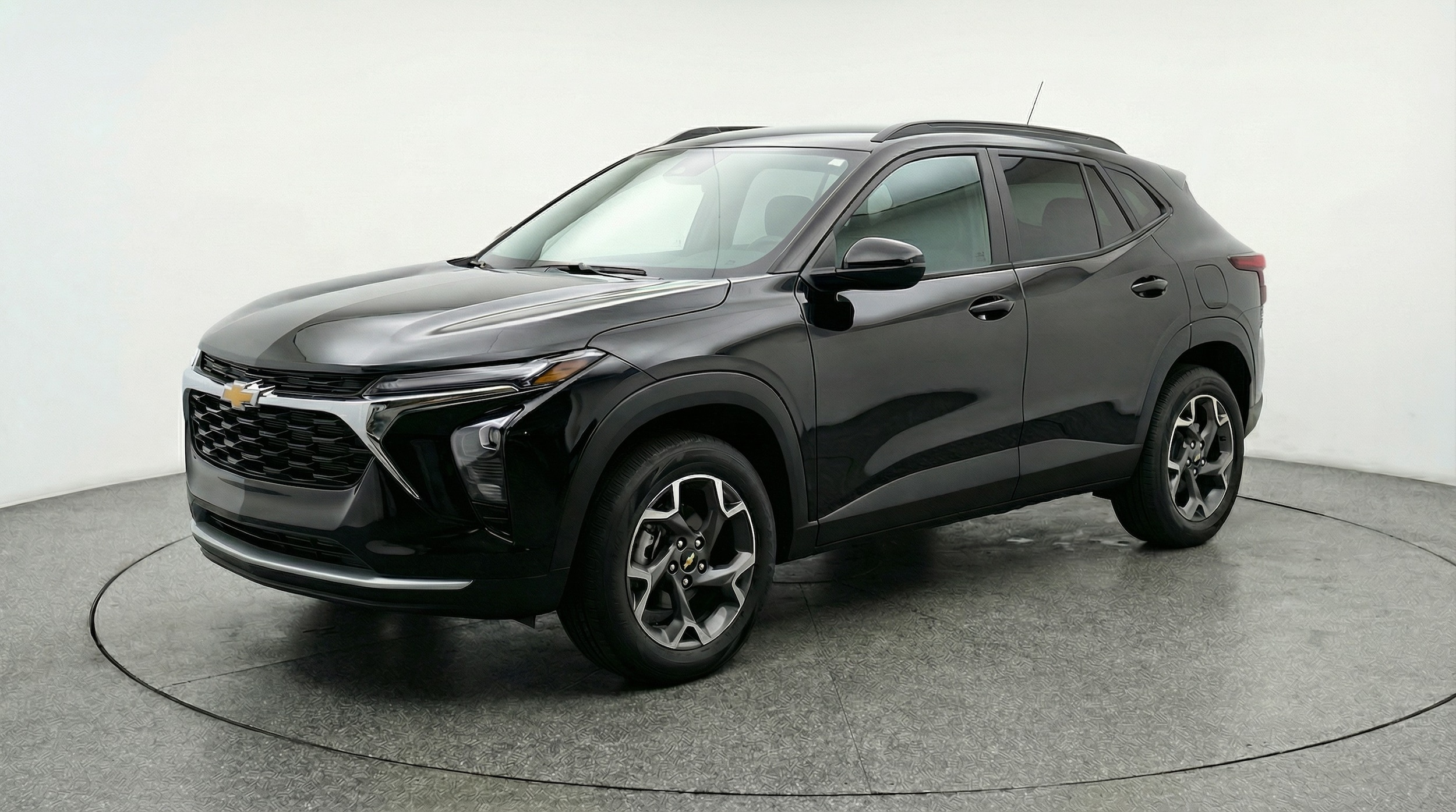 Thumbnail: 2025 Chevrolet Trax - 3