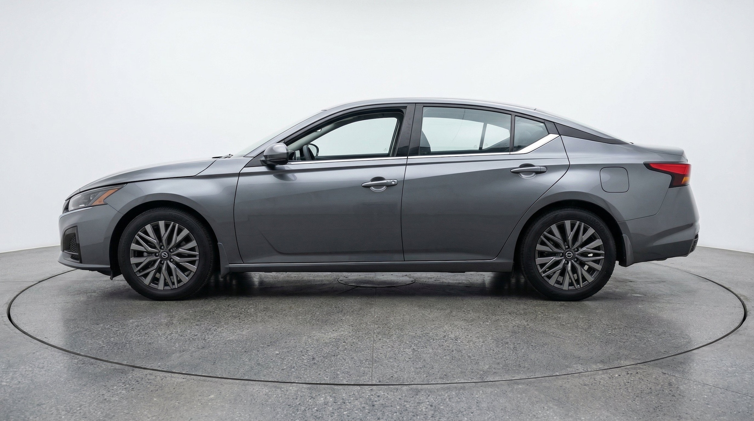 Thumbnail: 2025 Nissan Altima - 5