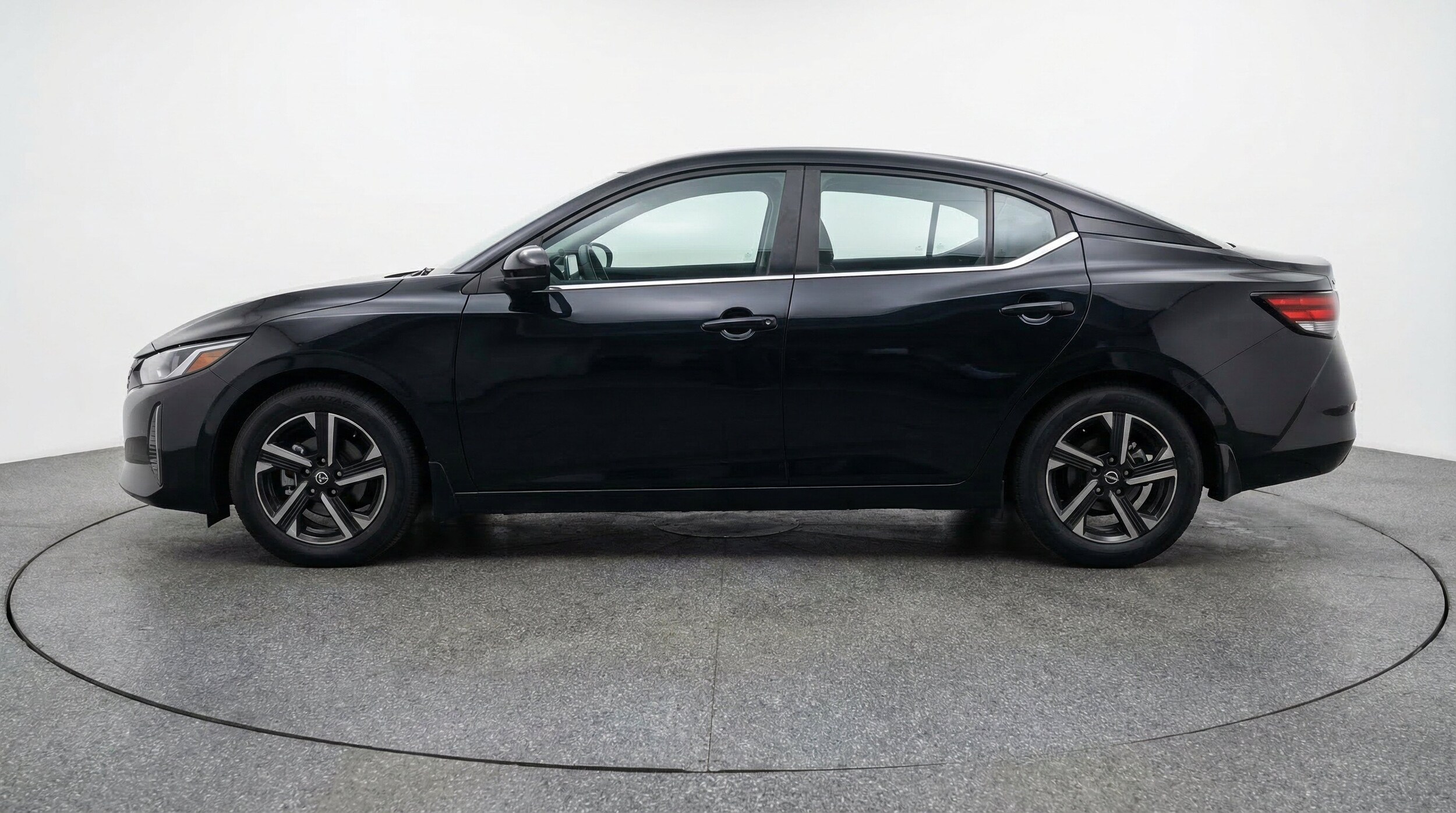 Thumbnail: 2025 Nissan Sentra - 5