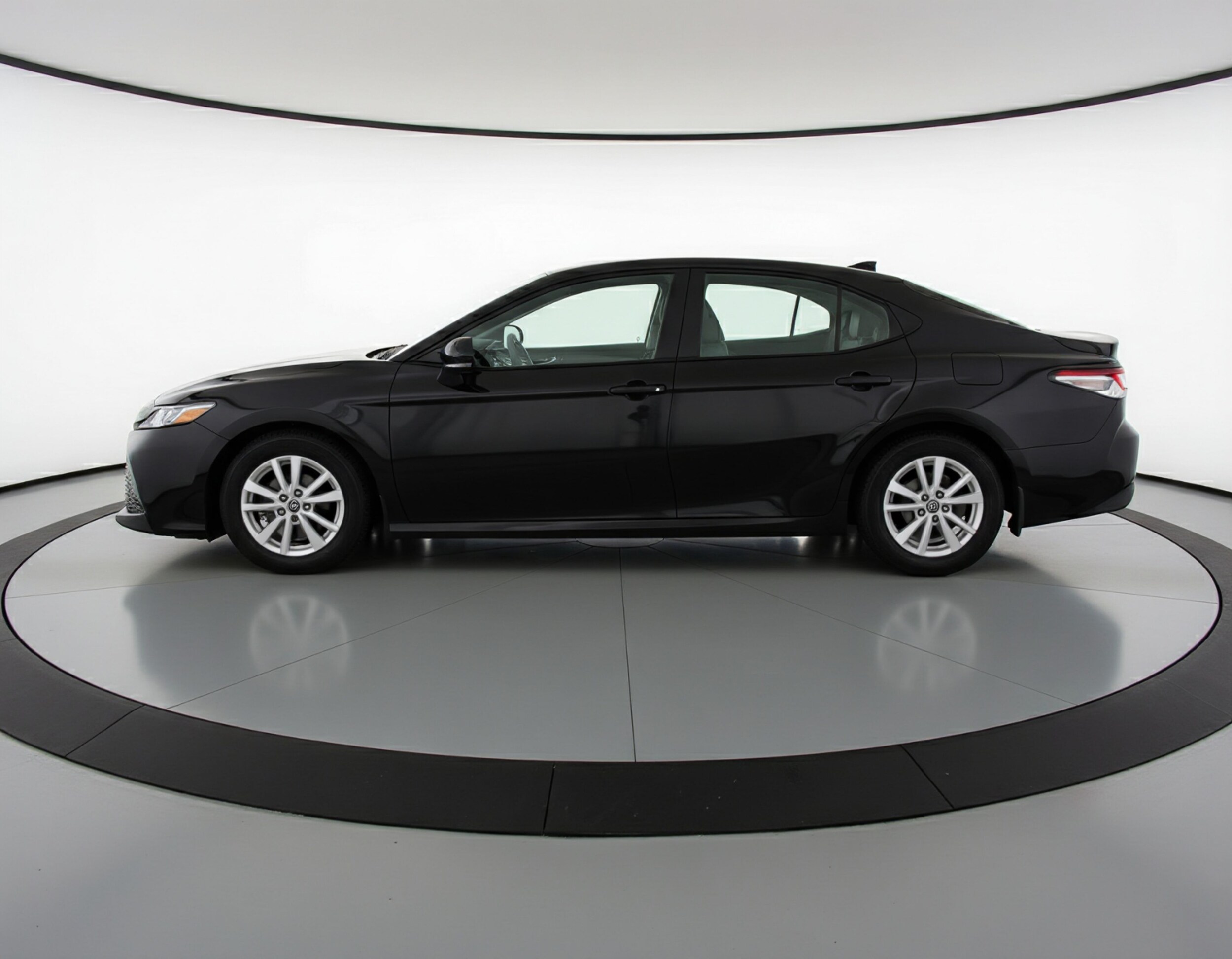 Thumbnail: 2025 Toyota Camry - 4