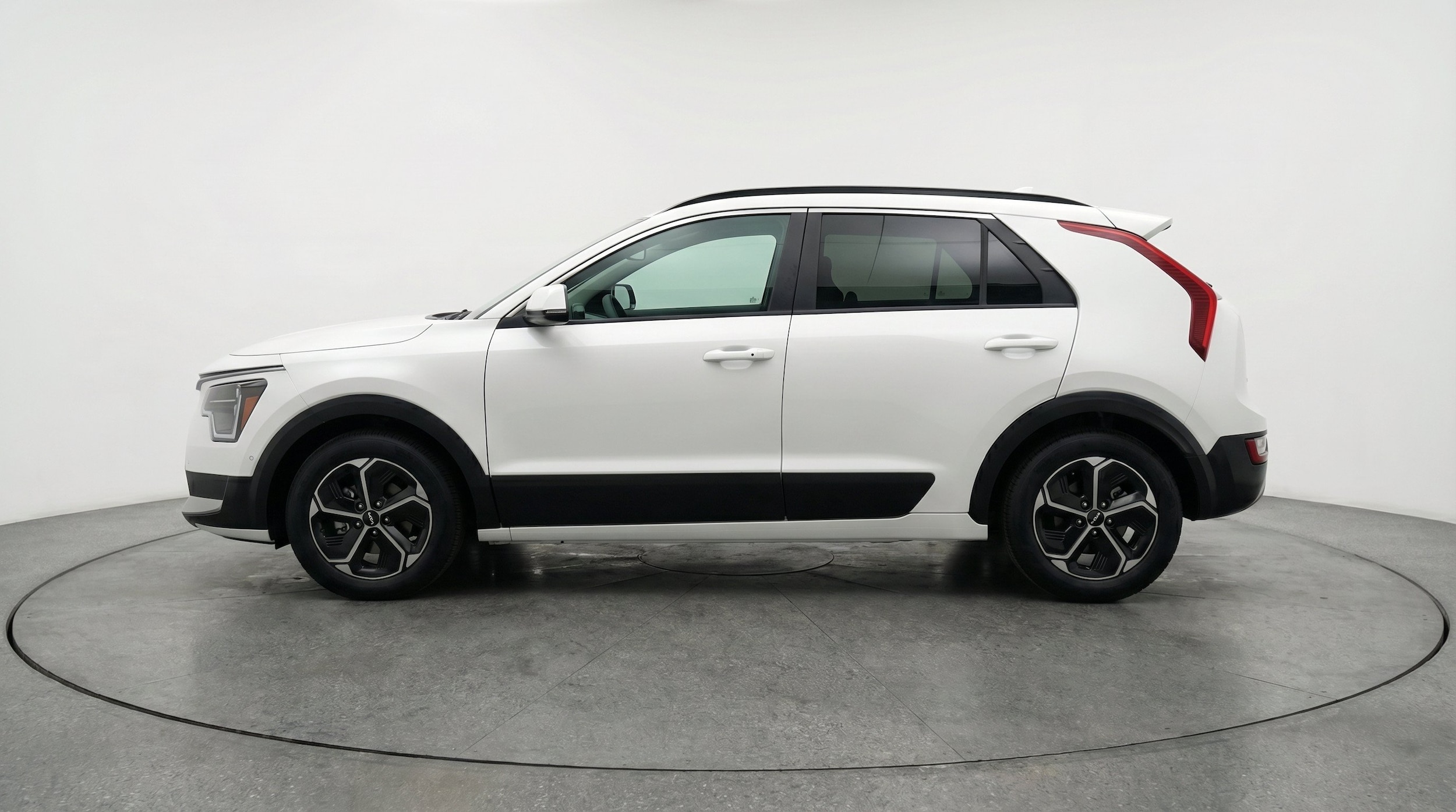 Thumbnail: 2026 Kia Niro - 5