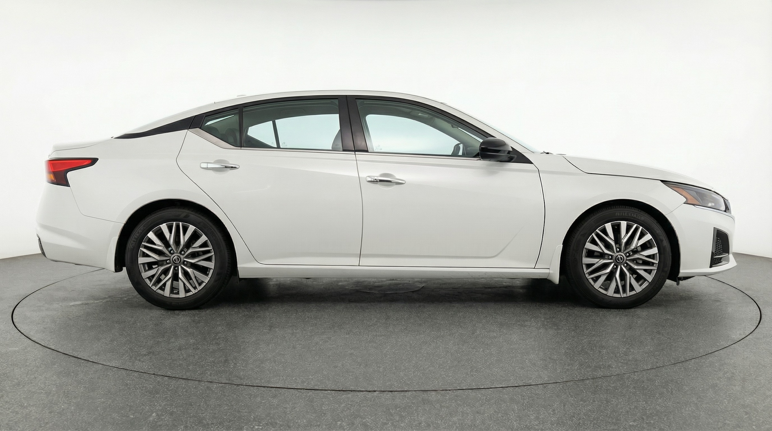 Thumbnail: 2025 Nissan Altima - 8