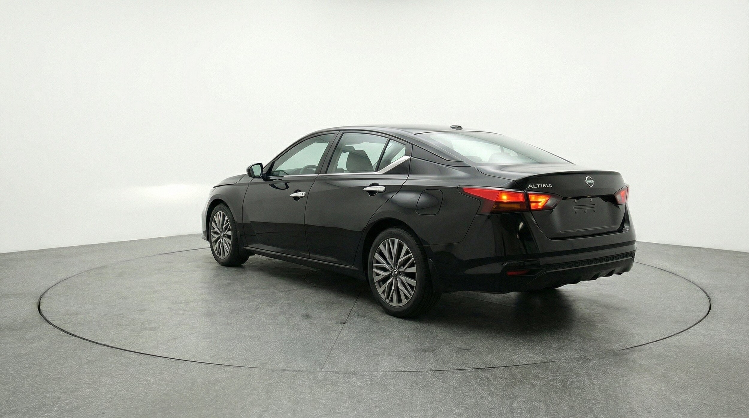 Thumbnail: 2025 Nissan Altima - 6