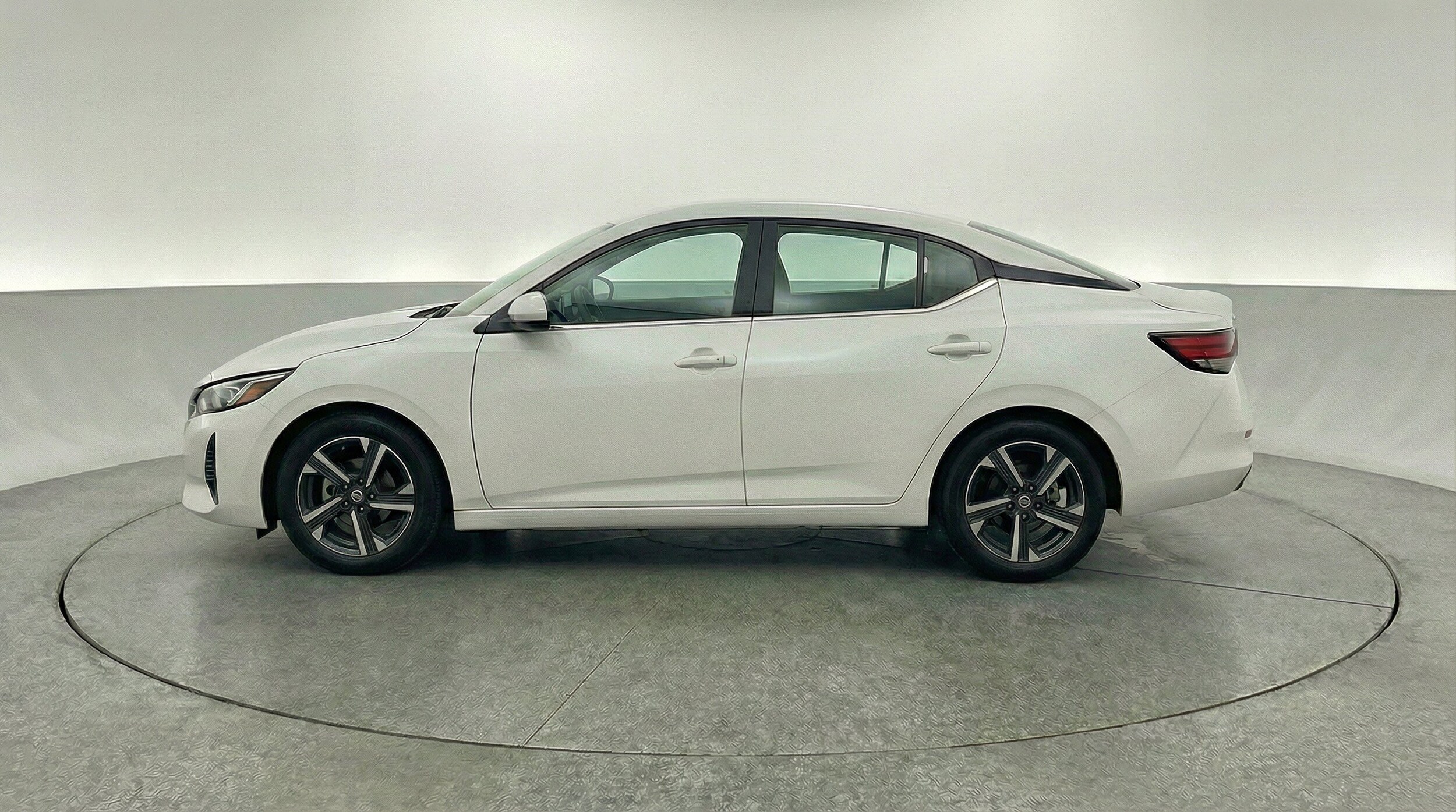 Thumbnail: 2025 Nissan Sentra - 3