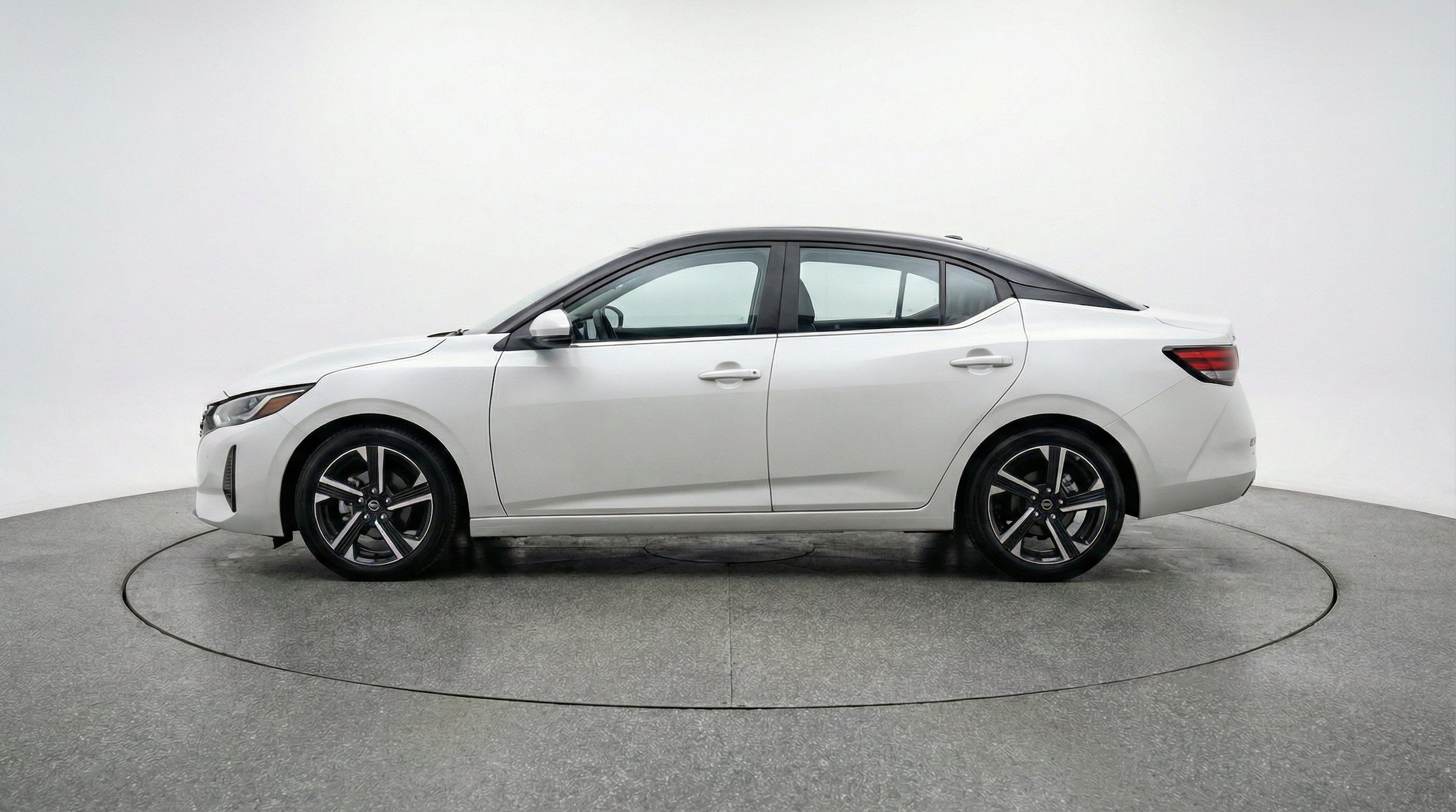 Thumbnail: 2025 Nissan Sentra - 5