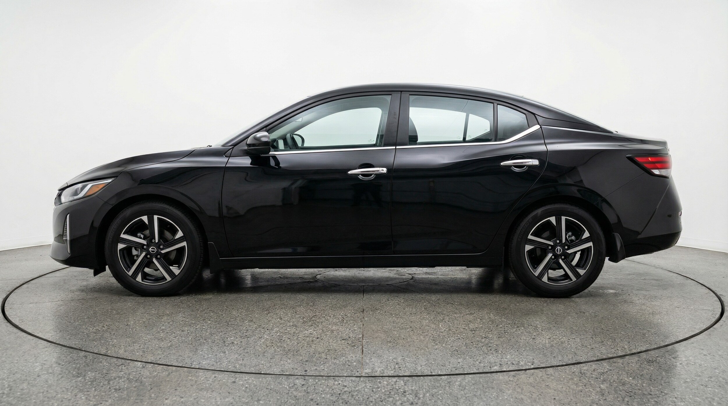 Thumbnail: 2025 Nissan Sentra - 4