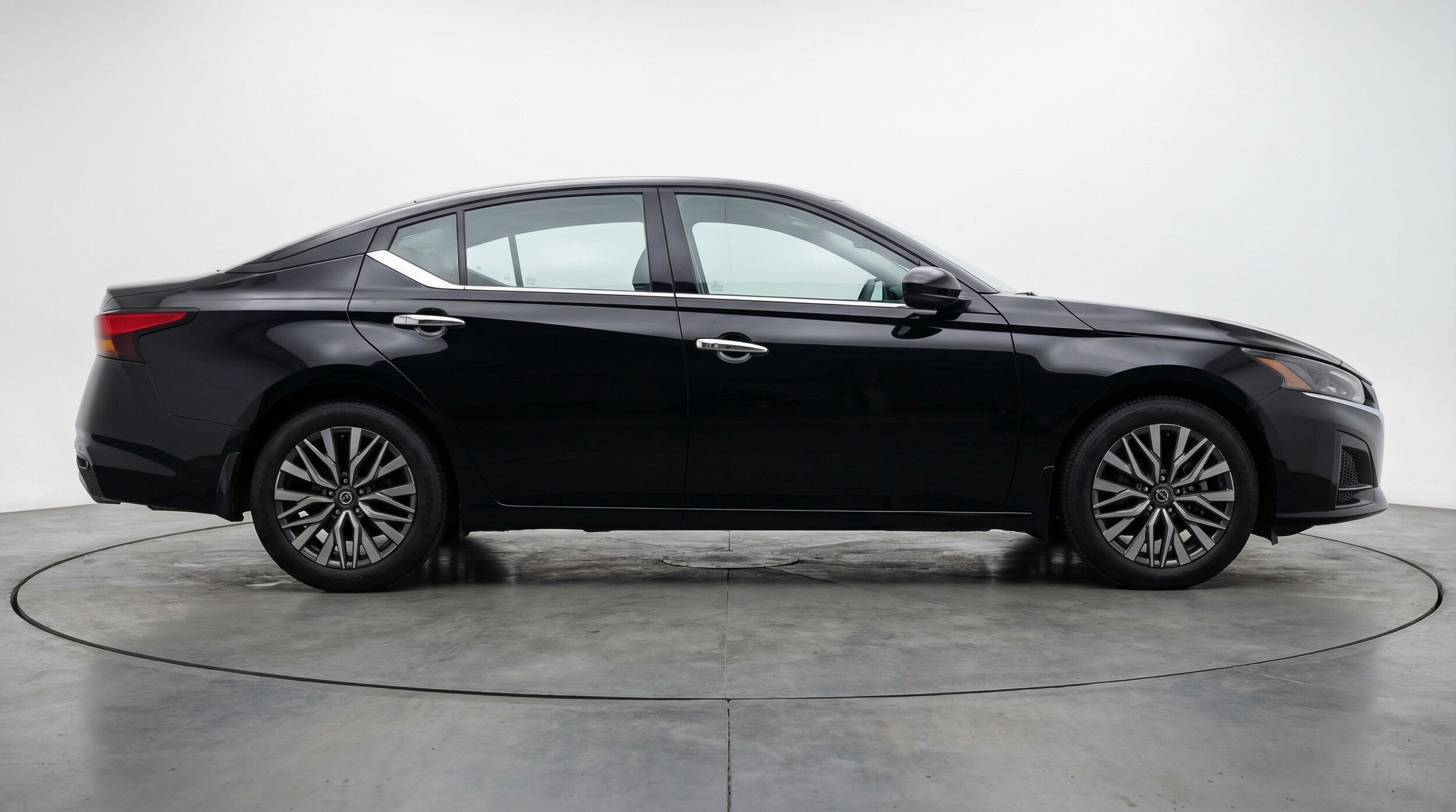 Thumbnail: 2025 Nissan Altima - 8