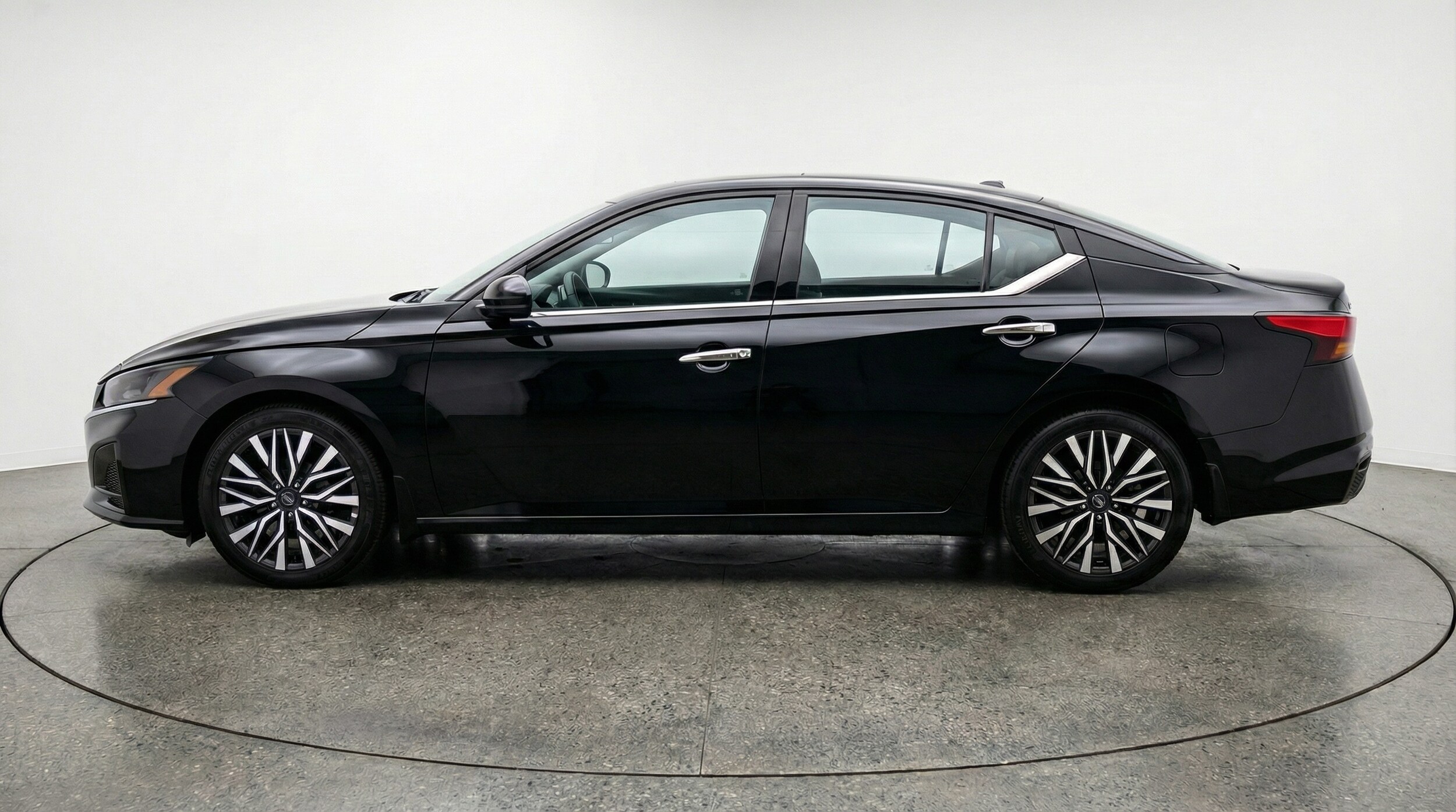 Thumbnail: 2025 Nissan Altima - 4