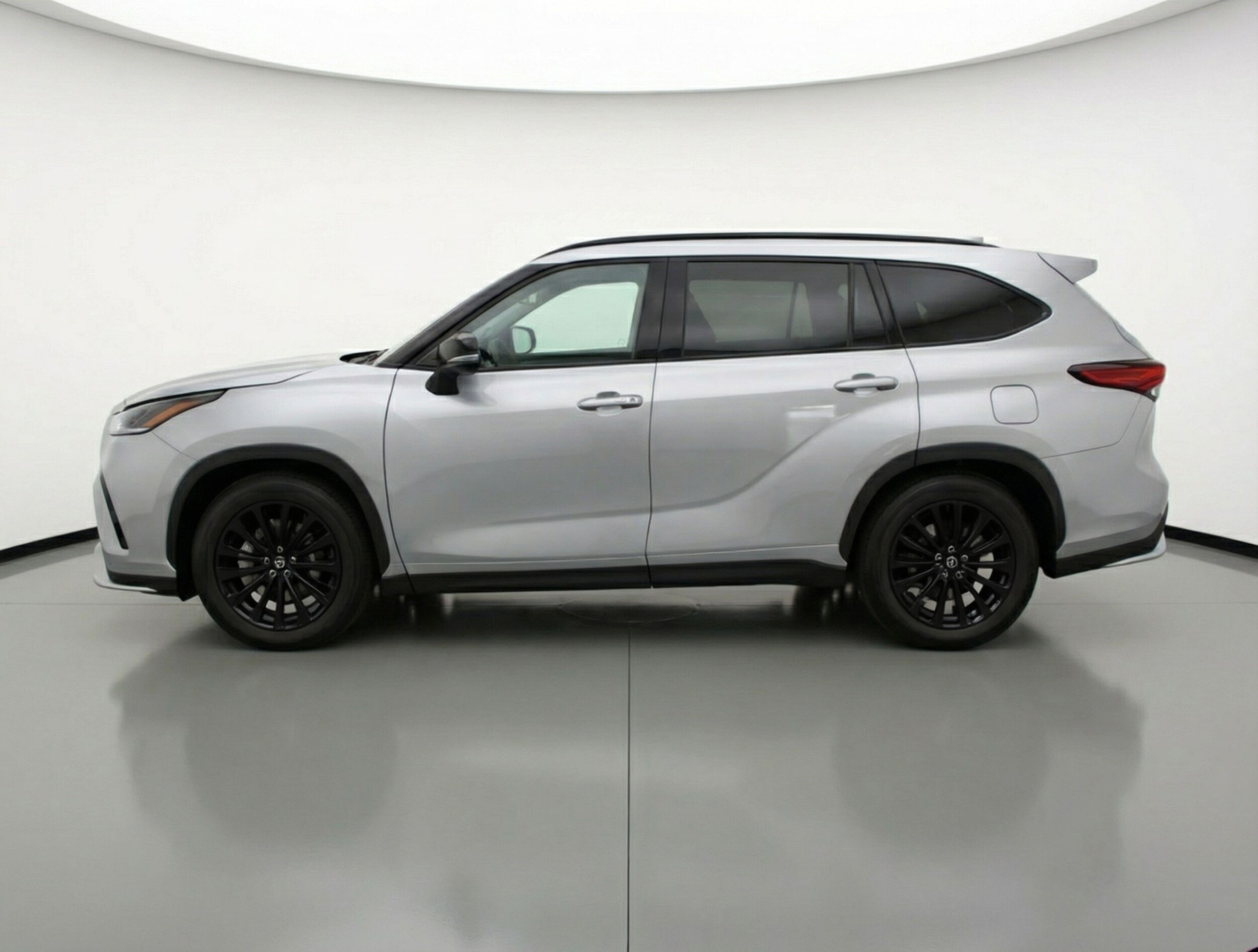 Thumbnail: 2025 Toyota Highlander - 4