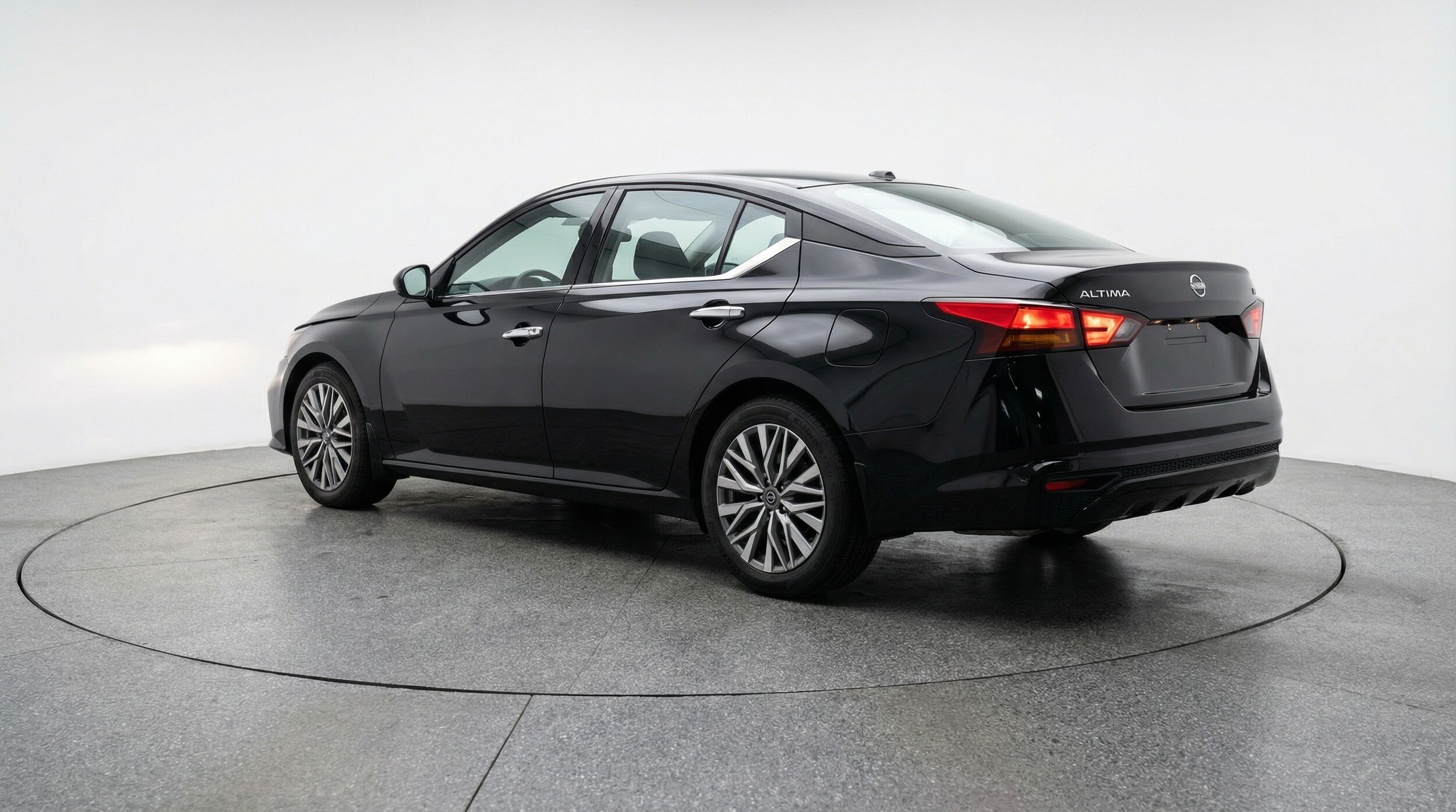 Thumbnail: 2025 Nissan Altima - 5