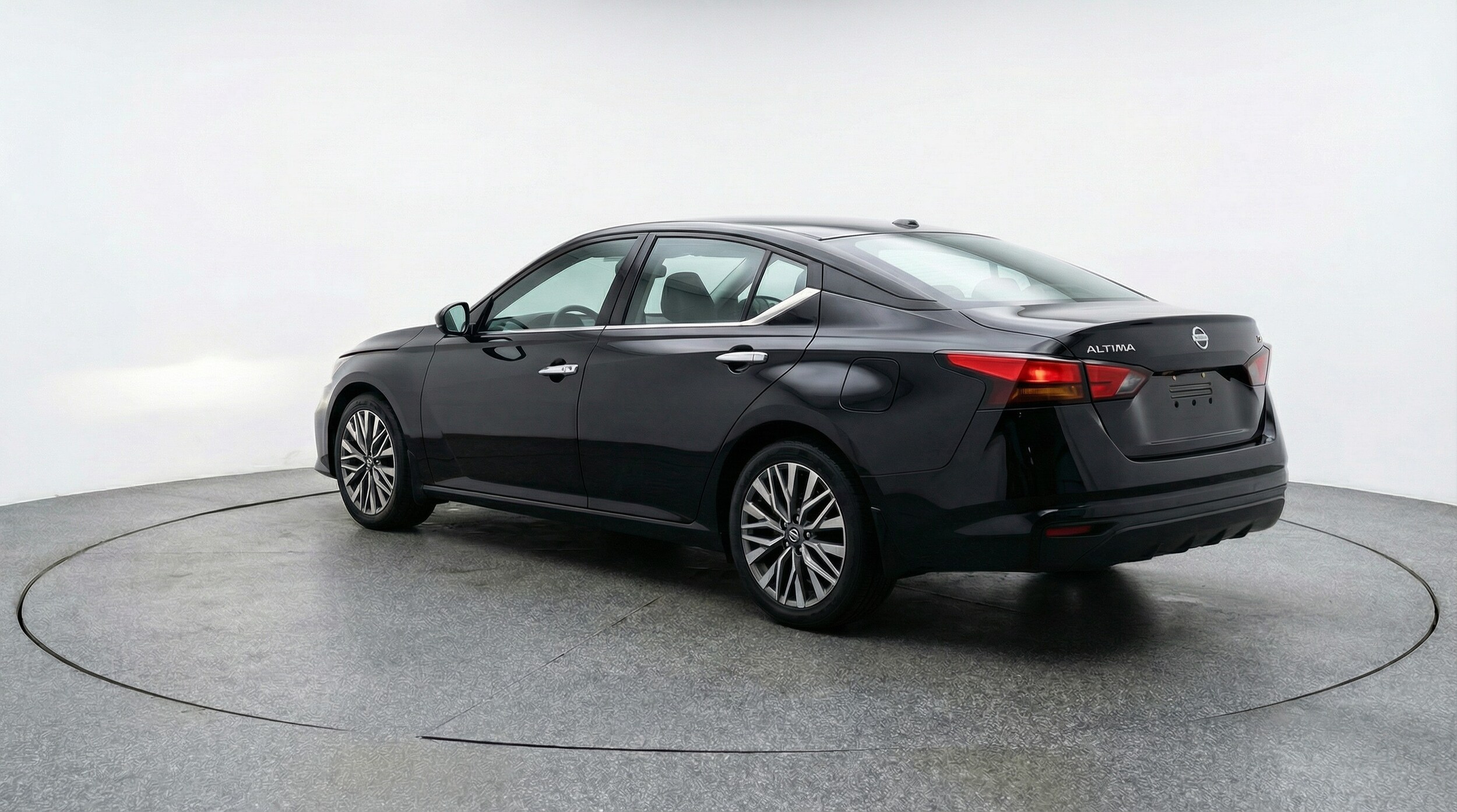 Thumbnail: 2025 Nissan Altima - 5