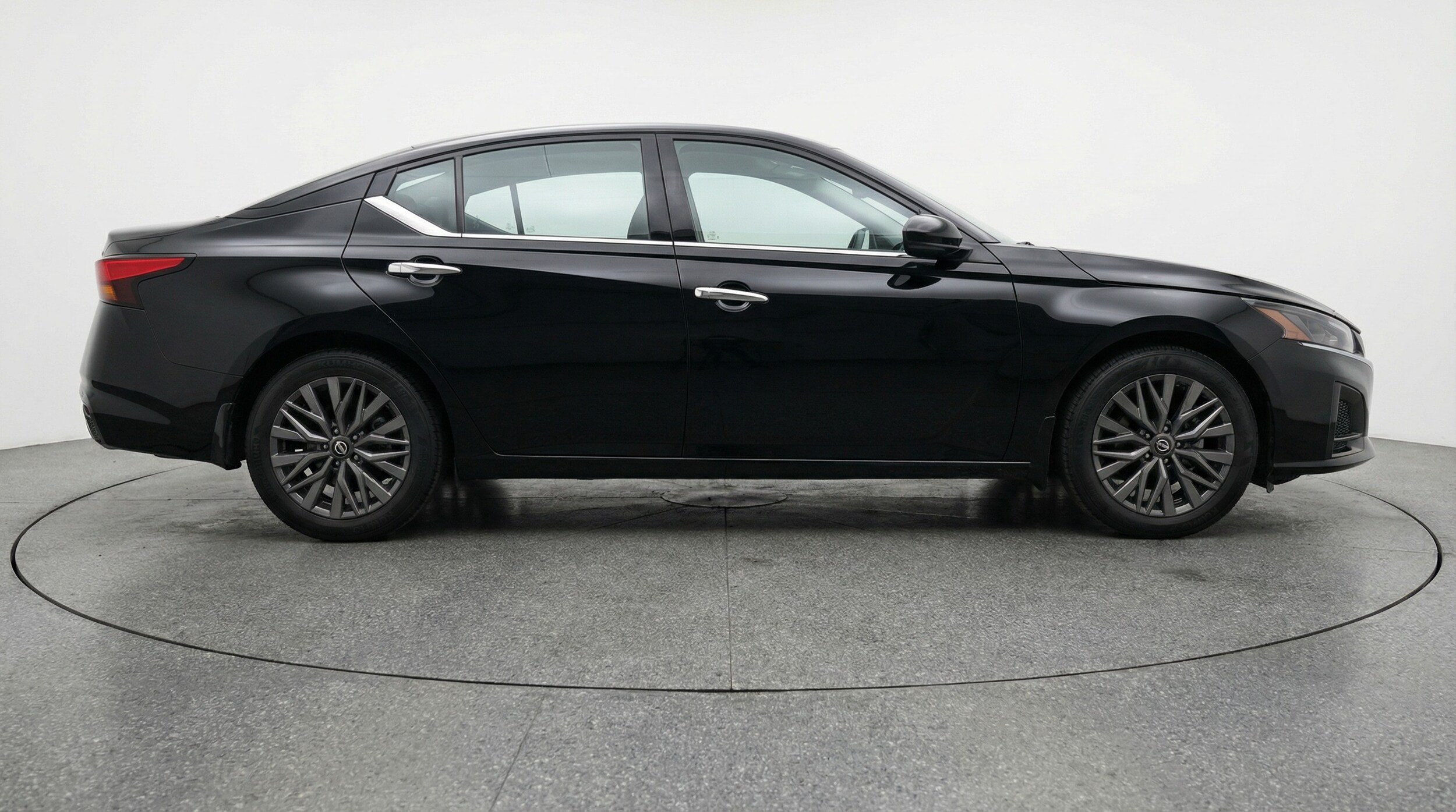 Thumbnail: 2025 Nissan Altima - 8