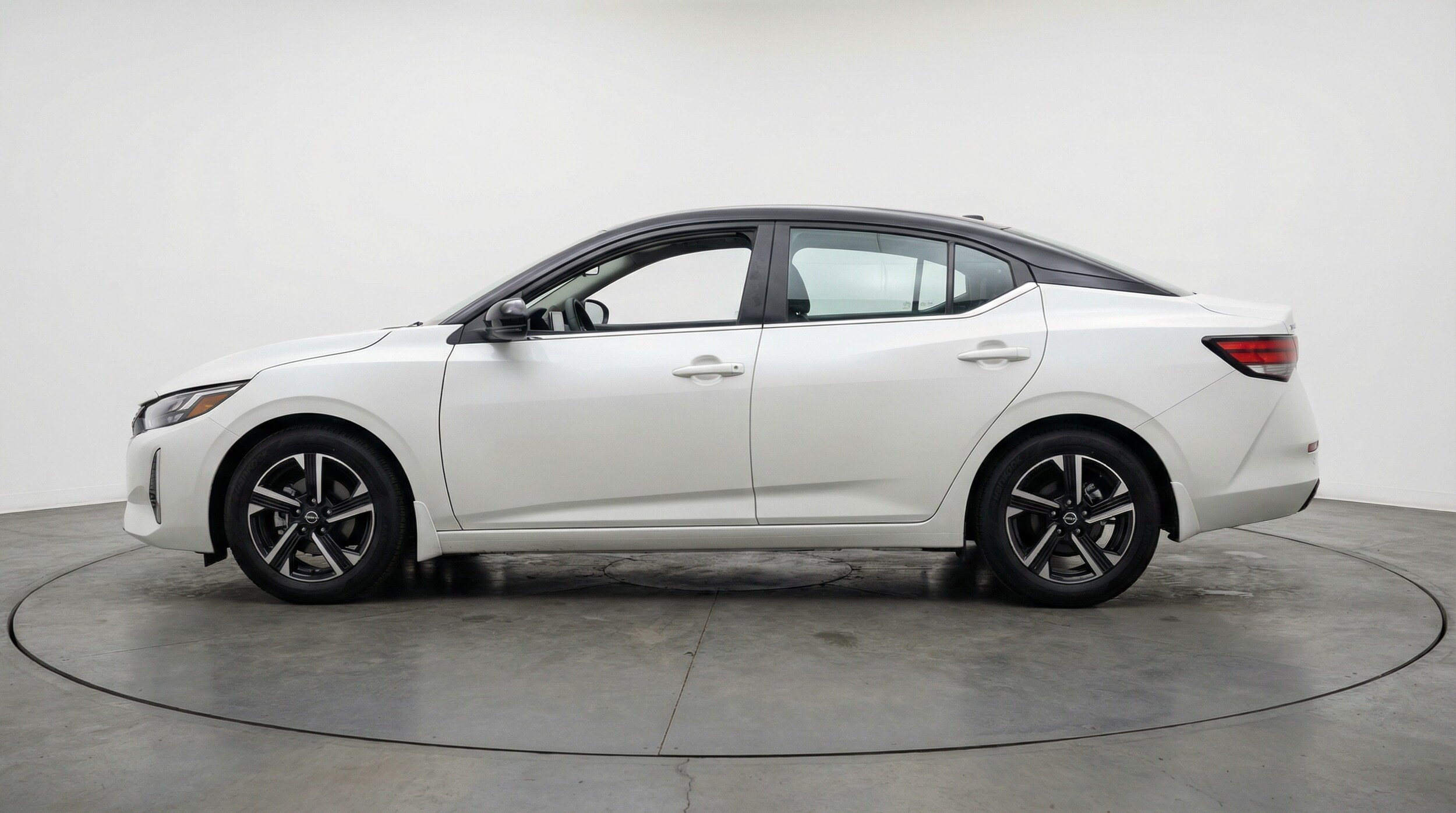 Thumbnail: 2025 Nissan Sentra - 4