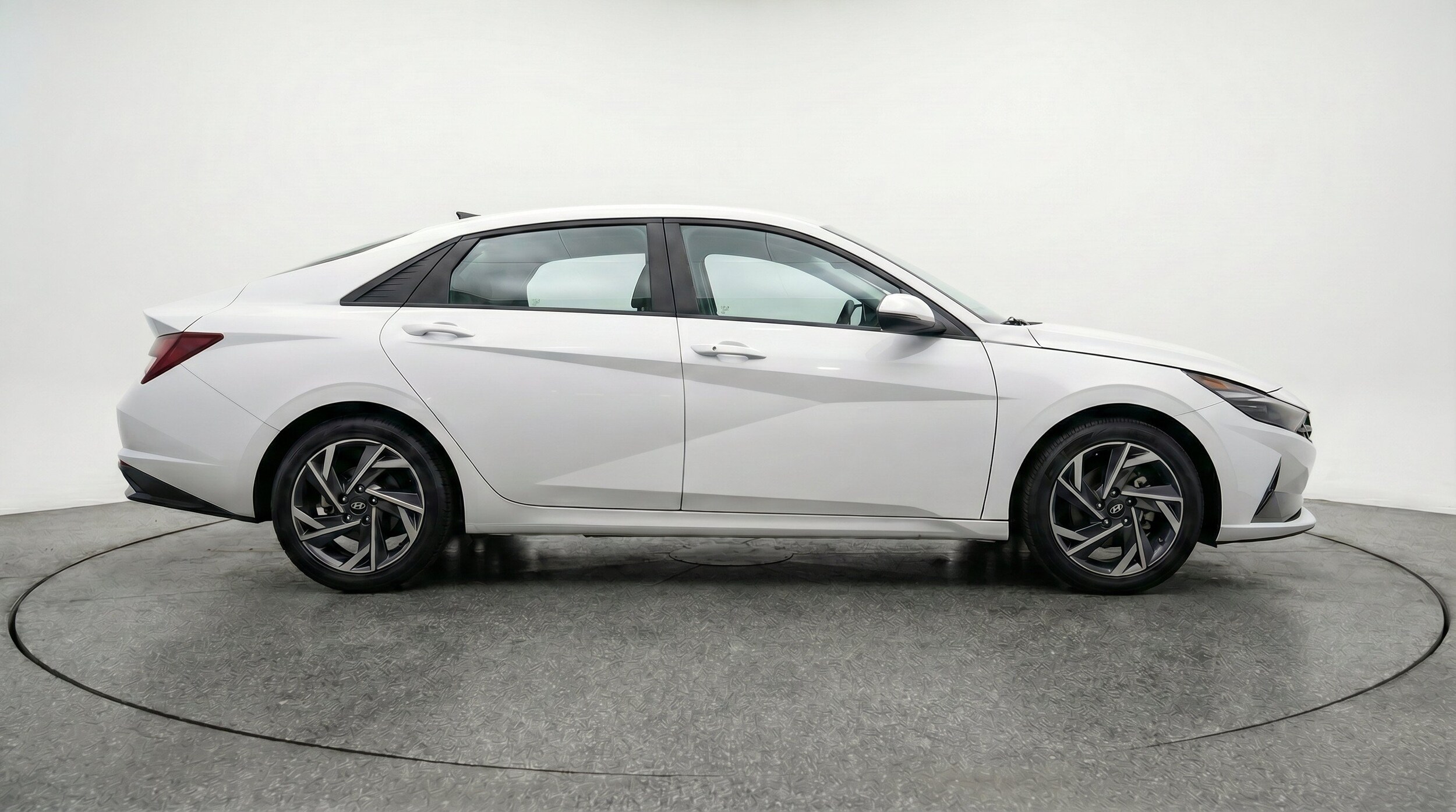 Thumbnail: 2025 Hyundai Elantra - 11