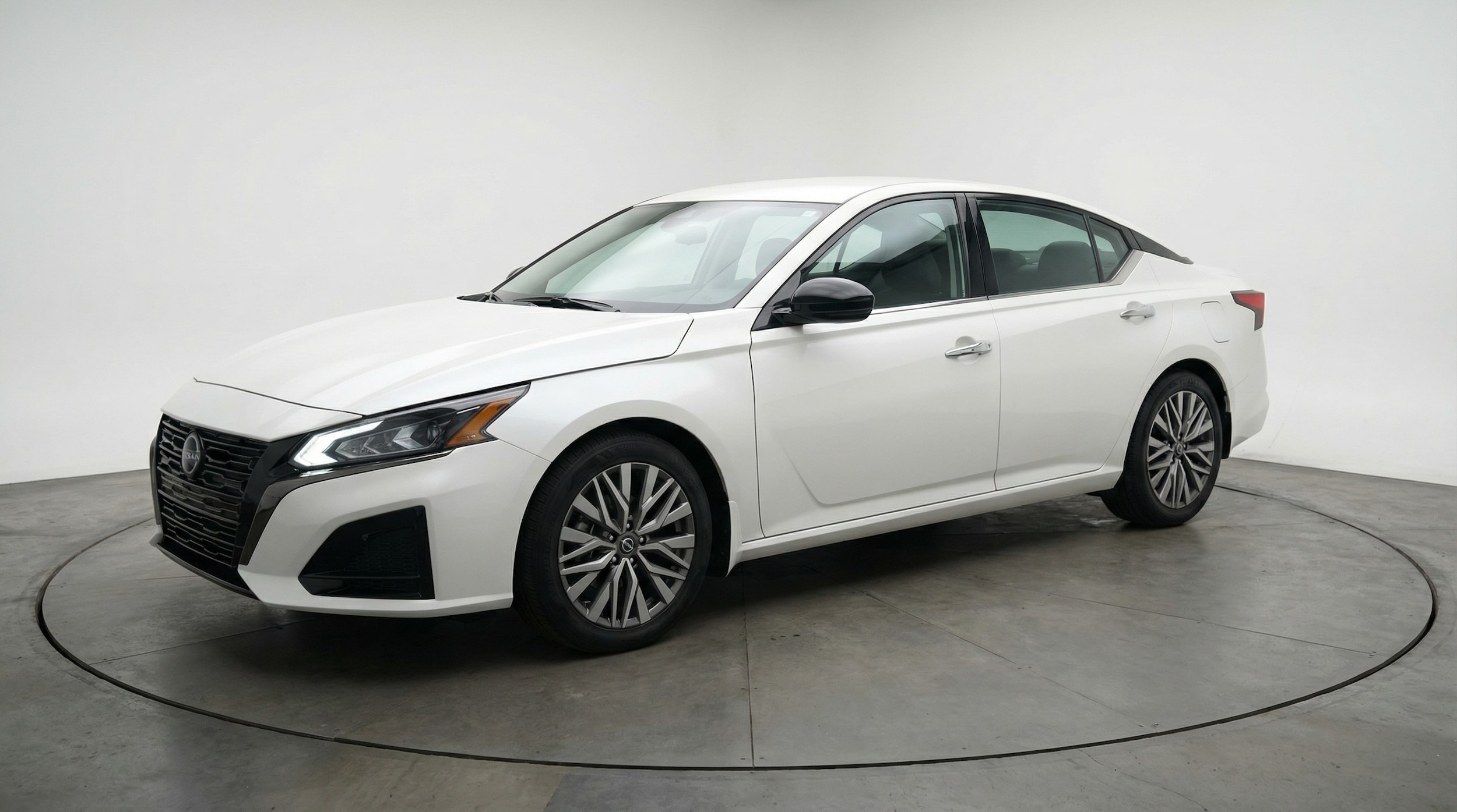 Thumbnail: 2025 Nissan Altima - 3