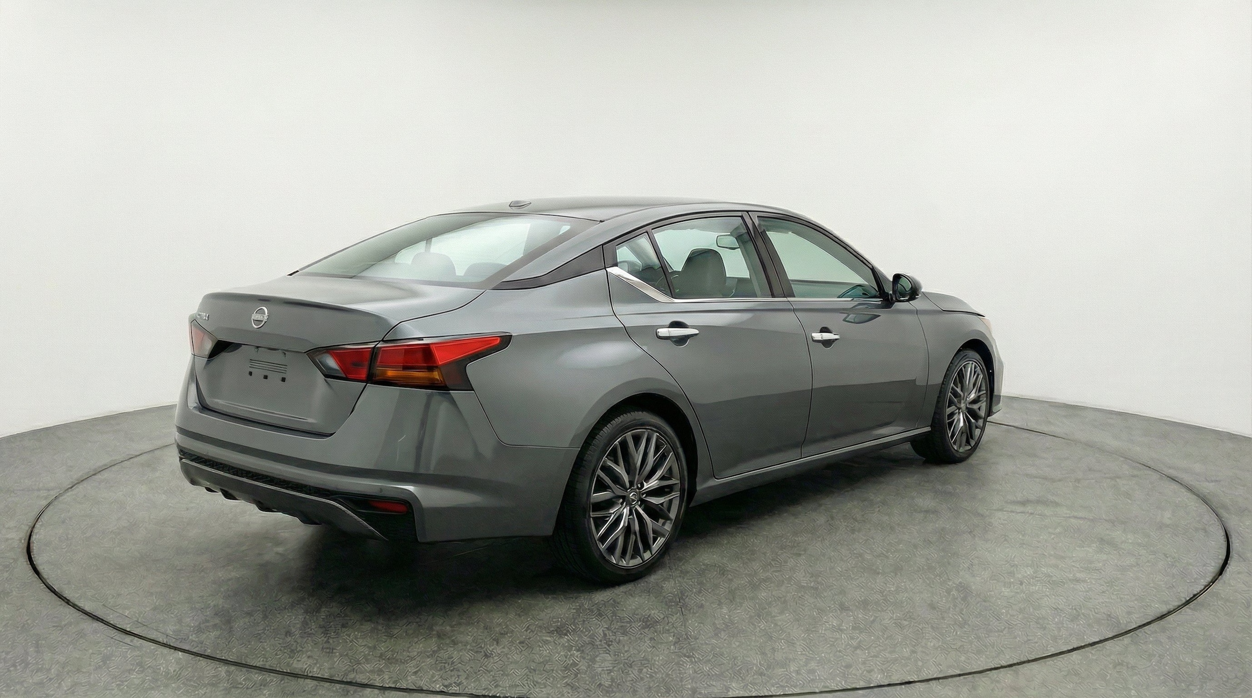 Thumbnail: 2025 Nissan Altima - 9