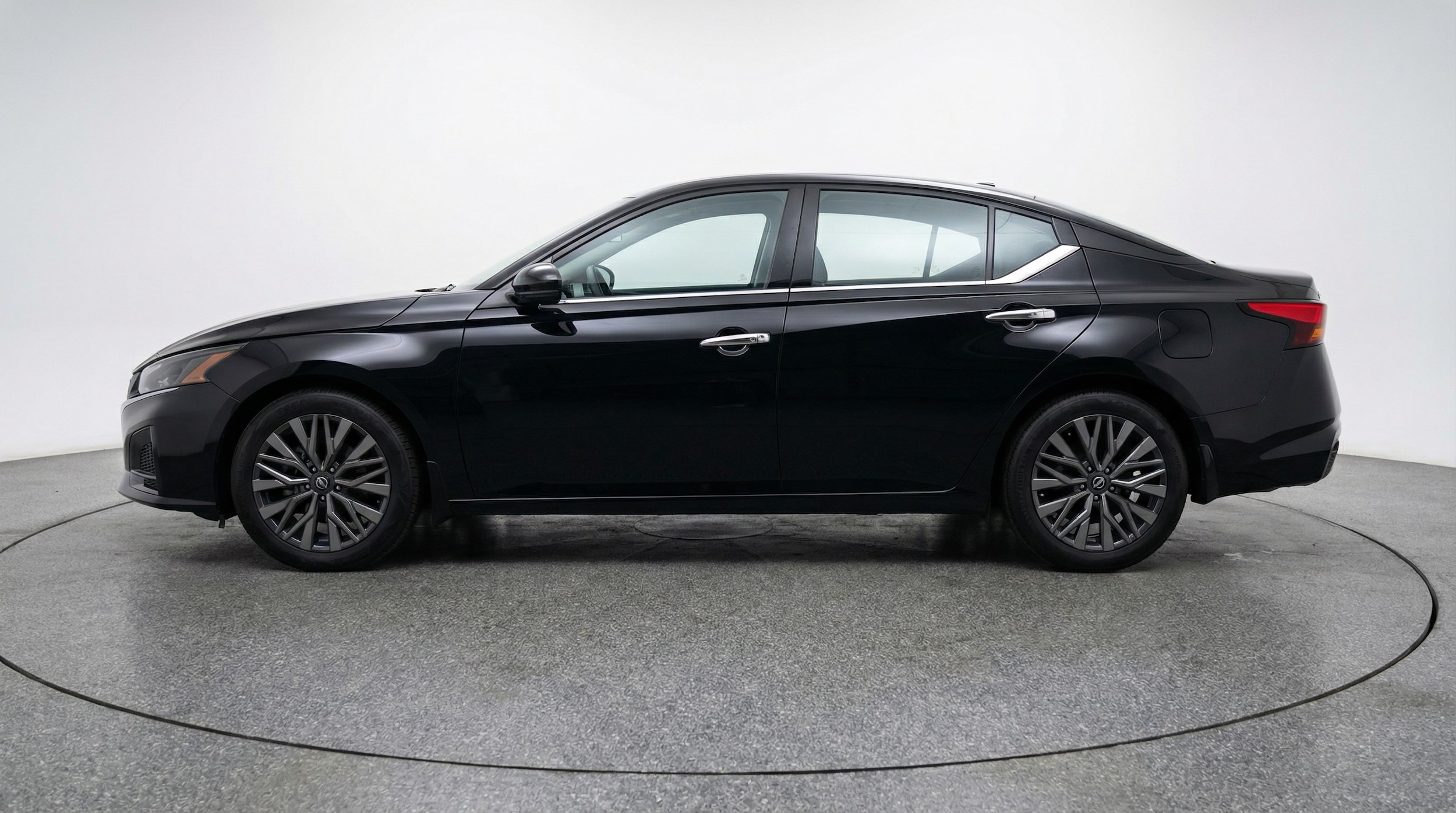 Thumbnail: 2025 Nissan Altima - 4