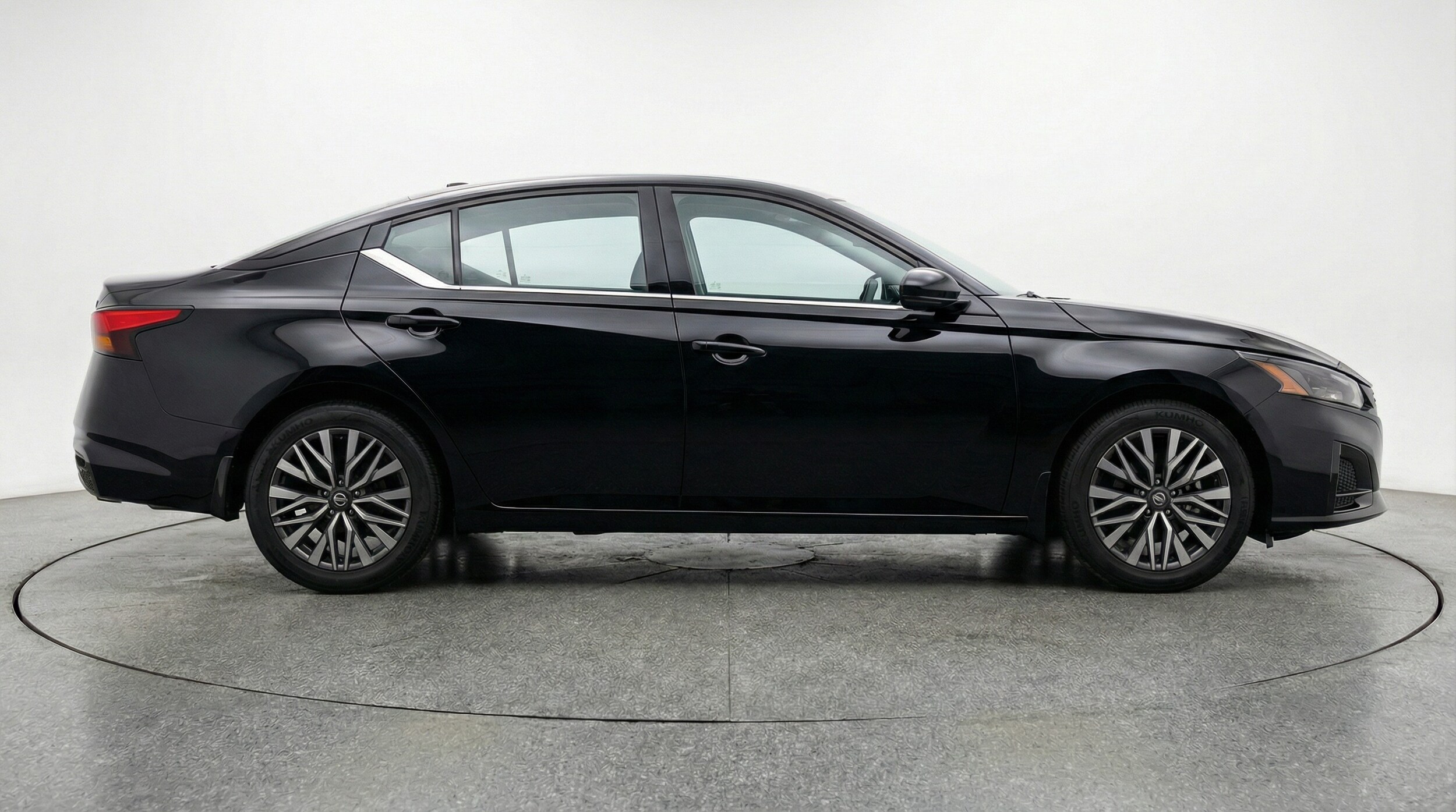 Thumbnail: 2025 Nissan Altima - 8