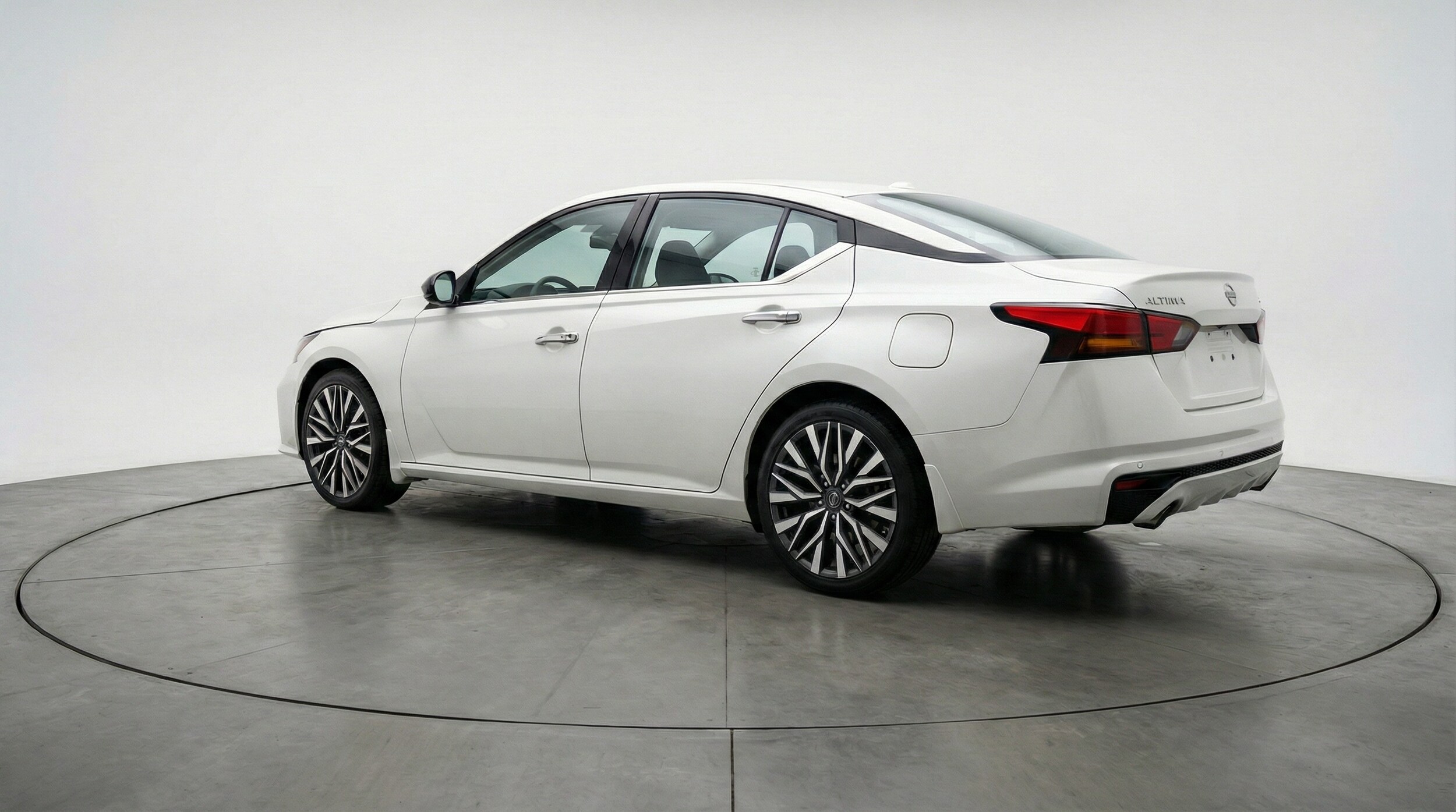 Thumbnail: 2025 Nissan Altima - 5