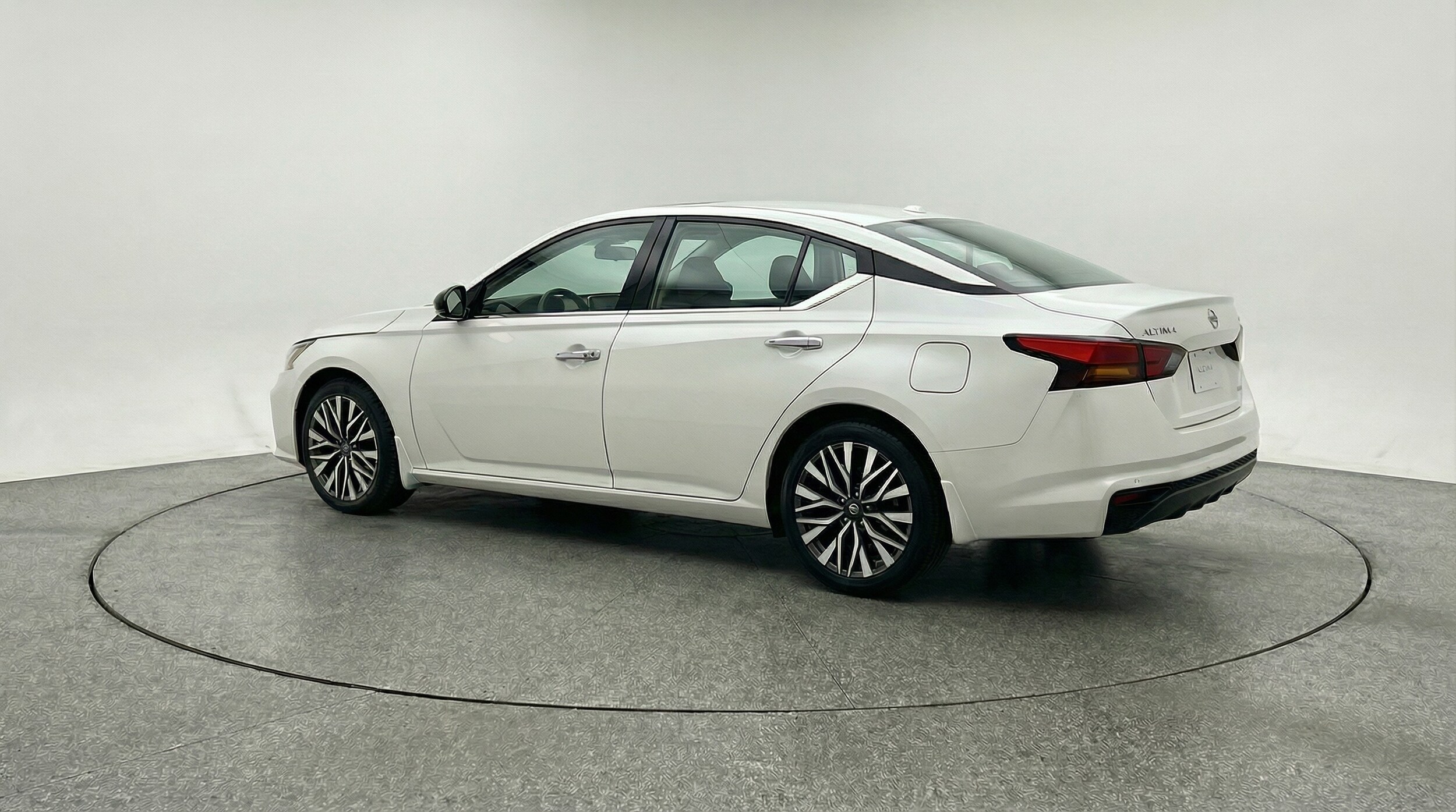 Thumbnail: 2025 Nissan Altima - 5