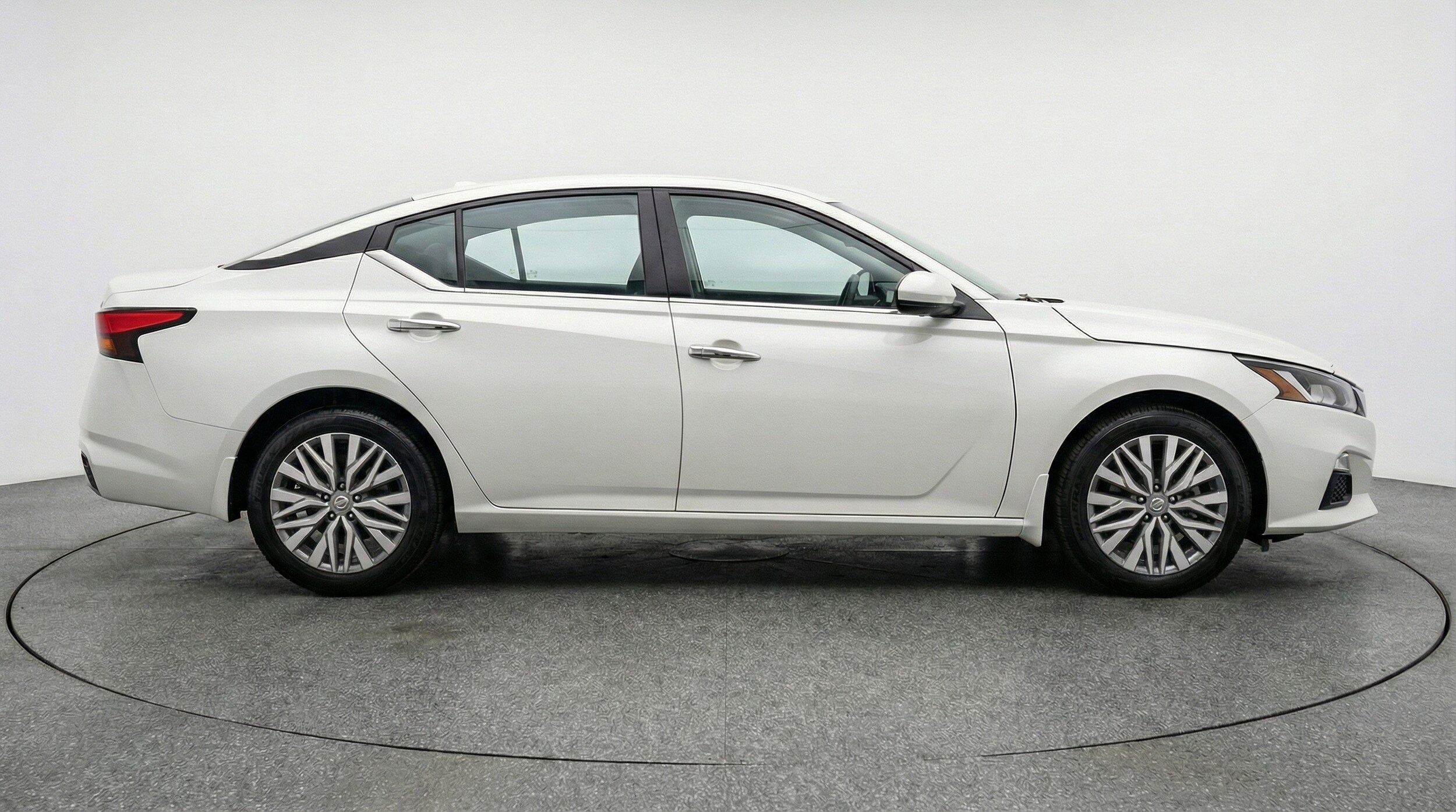 Thumbnail: 2025 Nissan Altima - 11