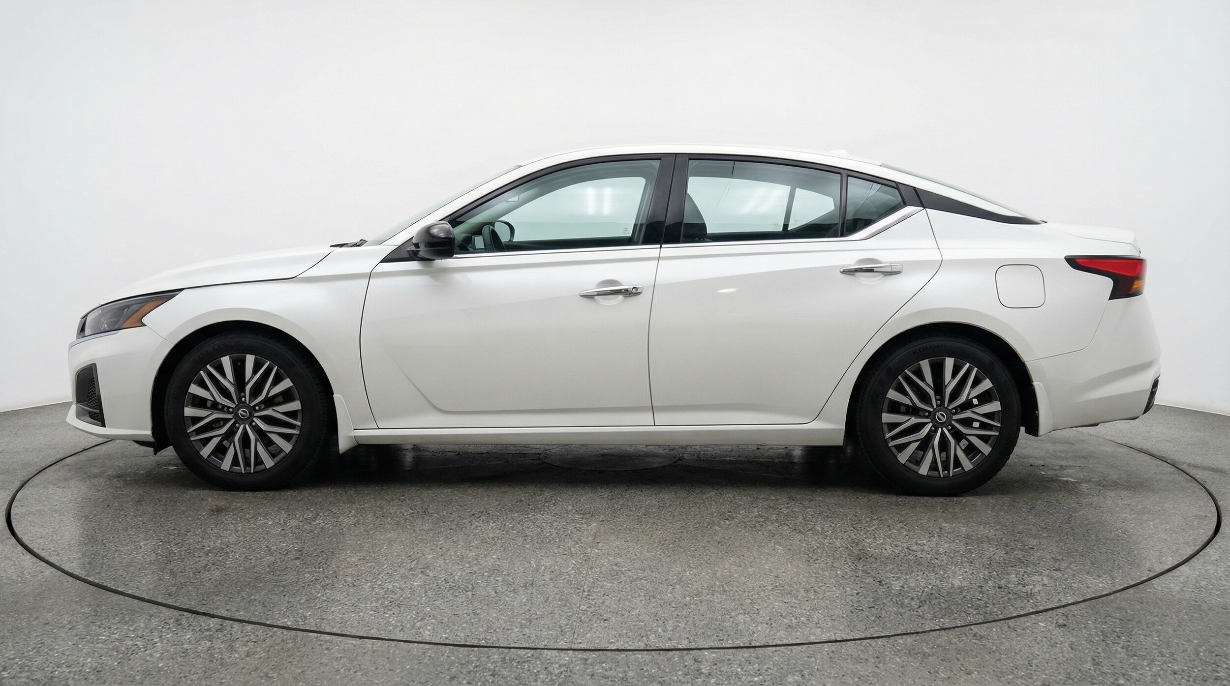 Thumbnail: 2025 Nissan Altima - 4