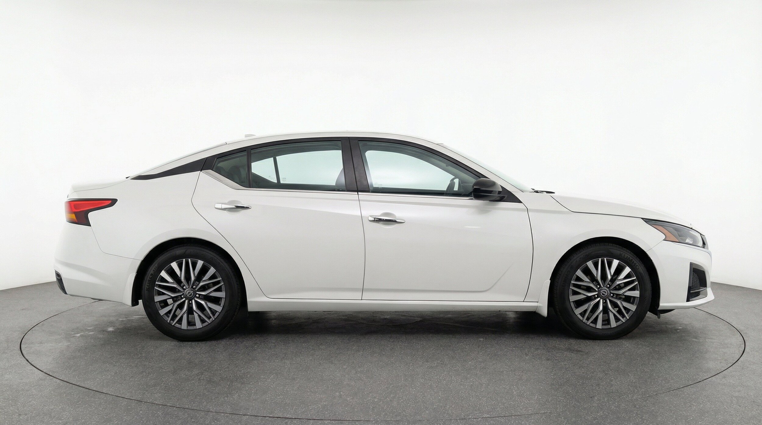 Thumbnail: 2025 Nissan Altima - 10