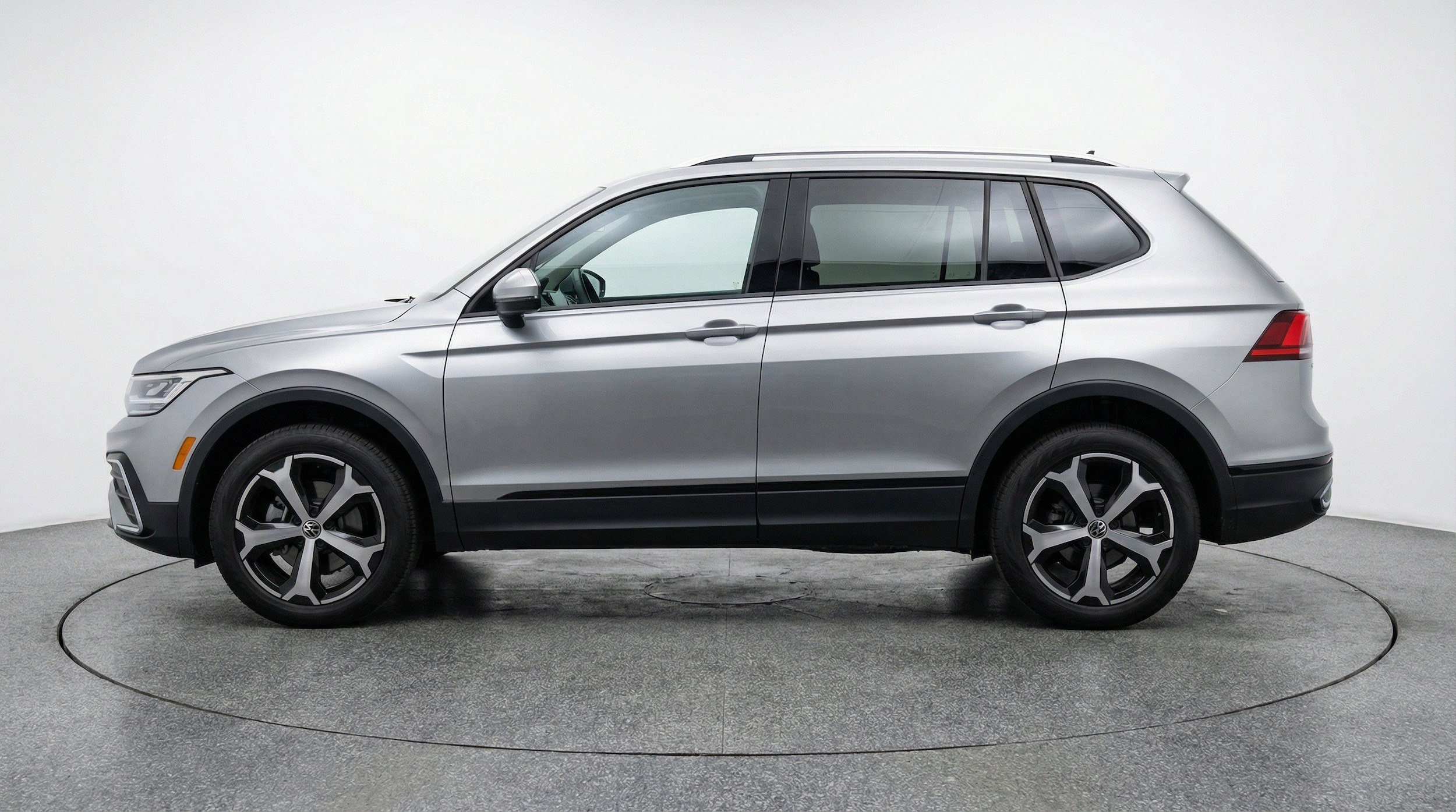 Thumbnail: 2026 Volkswagen Tiguan - 5