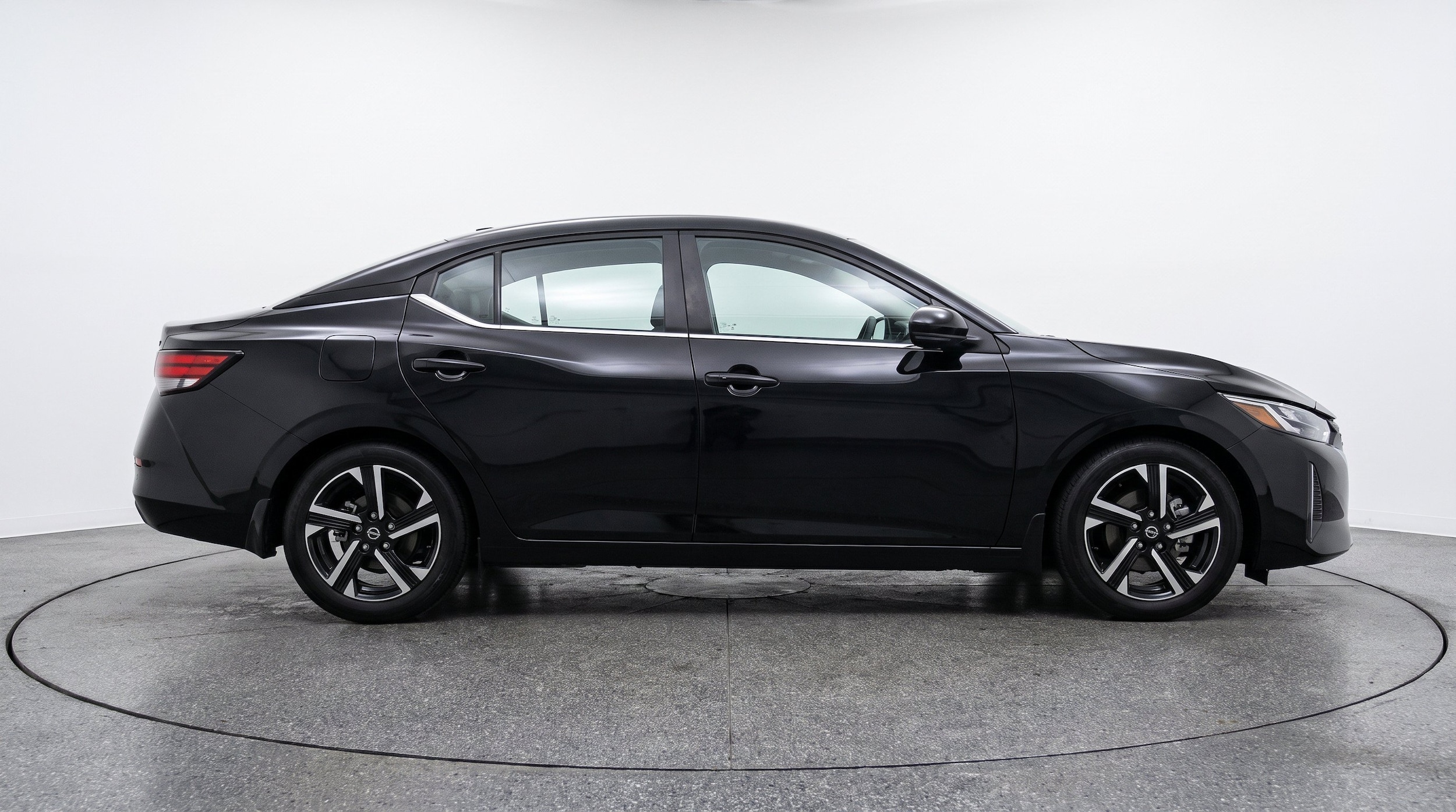 Thumbnail: 2025 Nissan Sentra - 10
