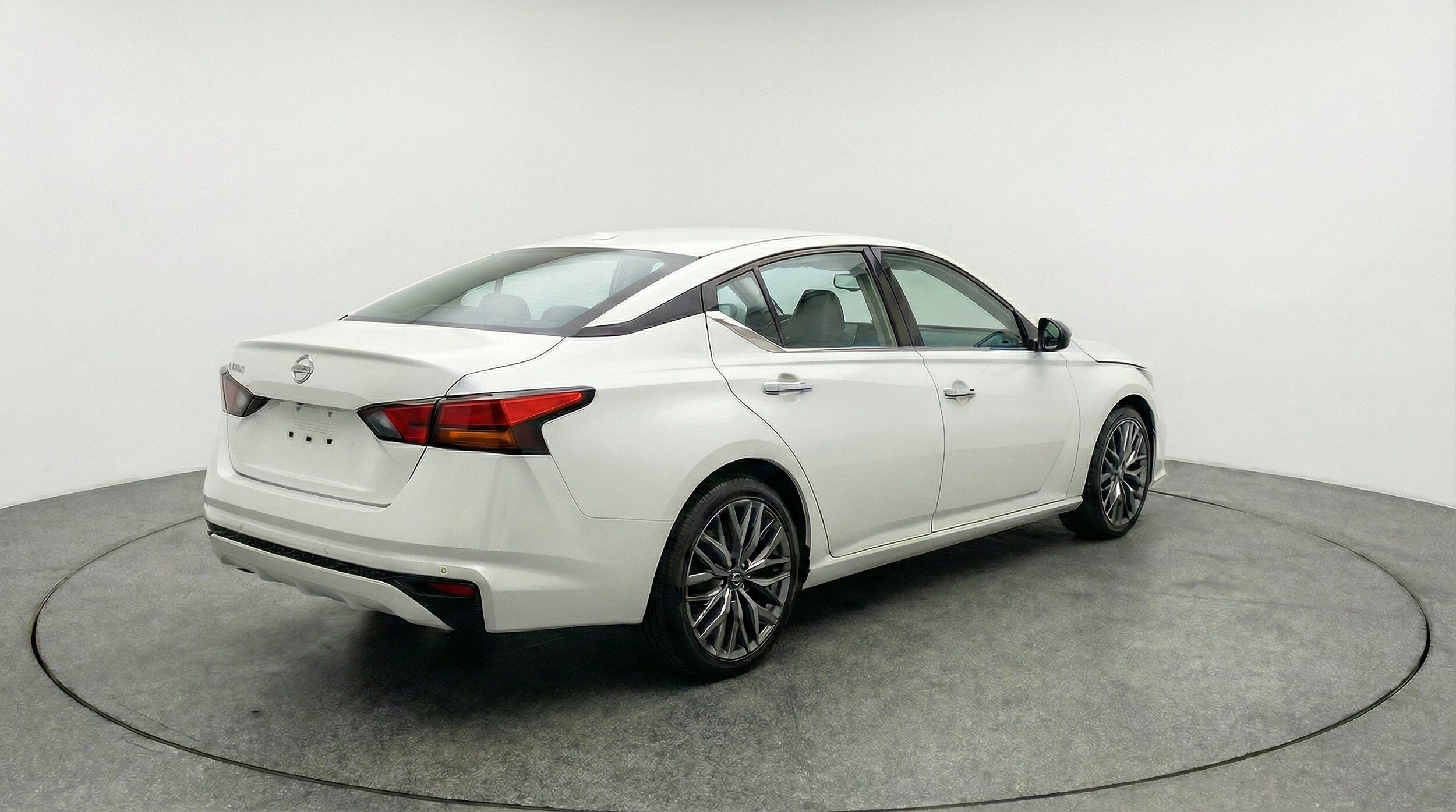 Thumbnail: 2025 Nissan Altima - 9