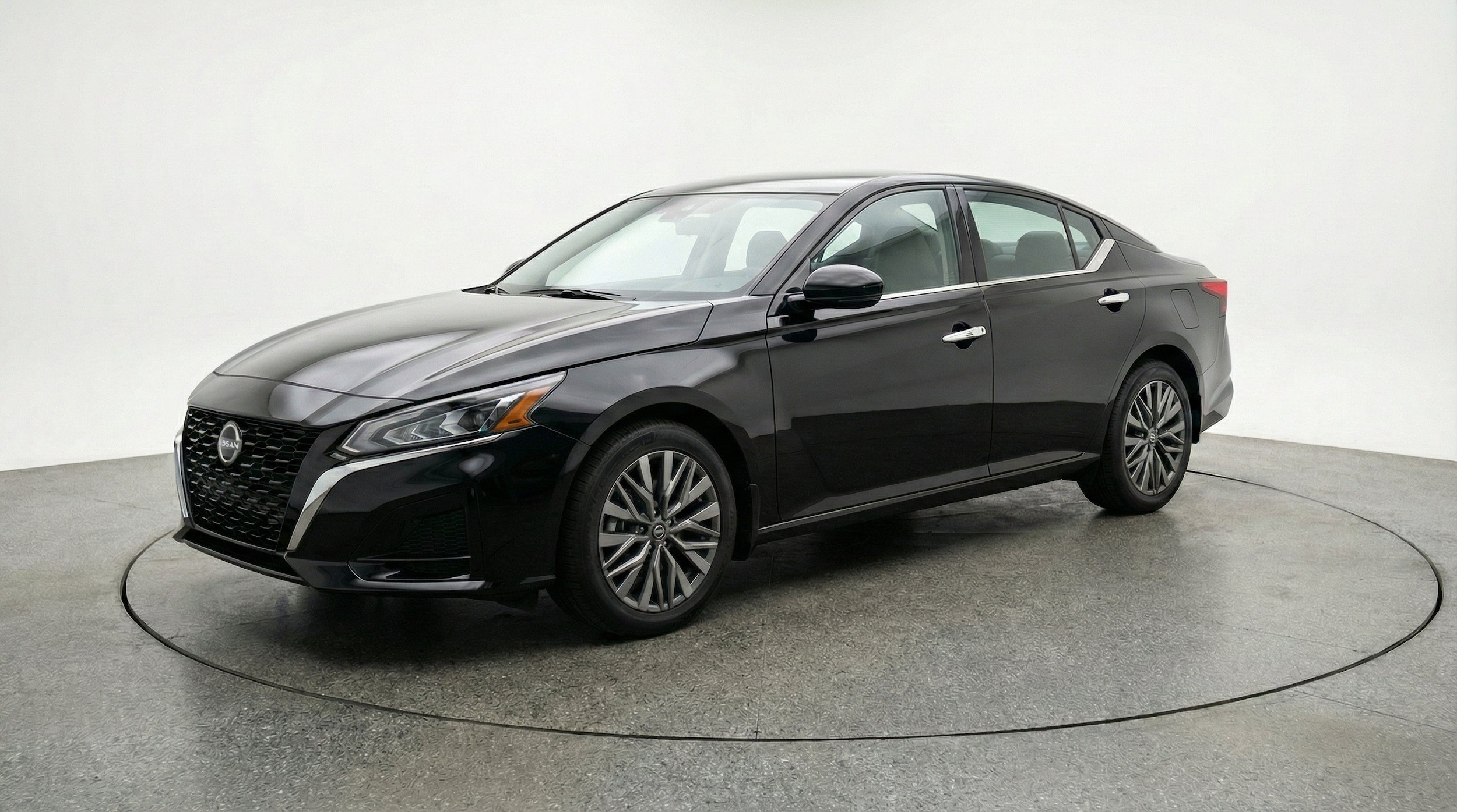 Thumbnail: 2025 Nissan Altima - 3