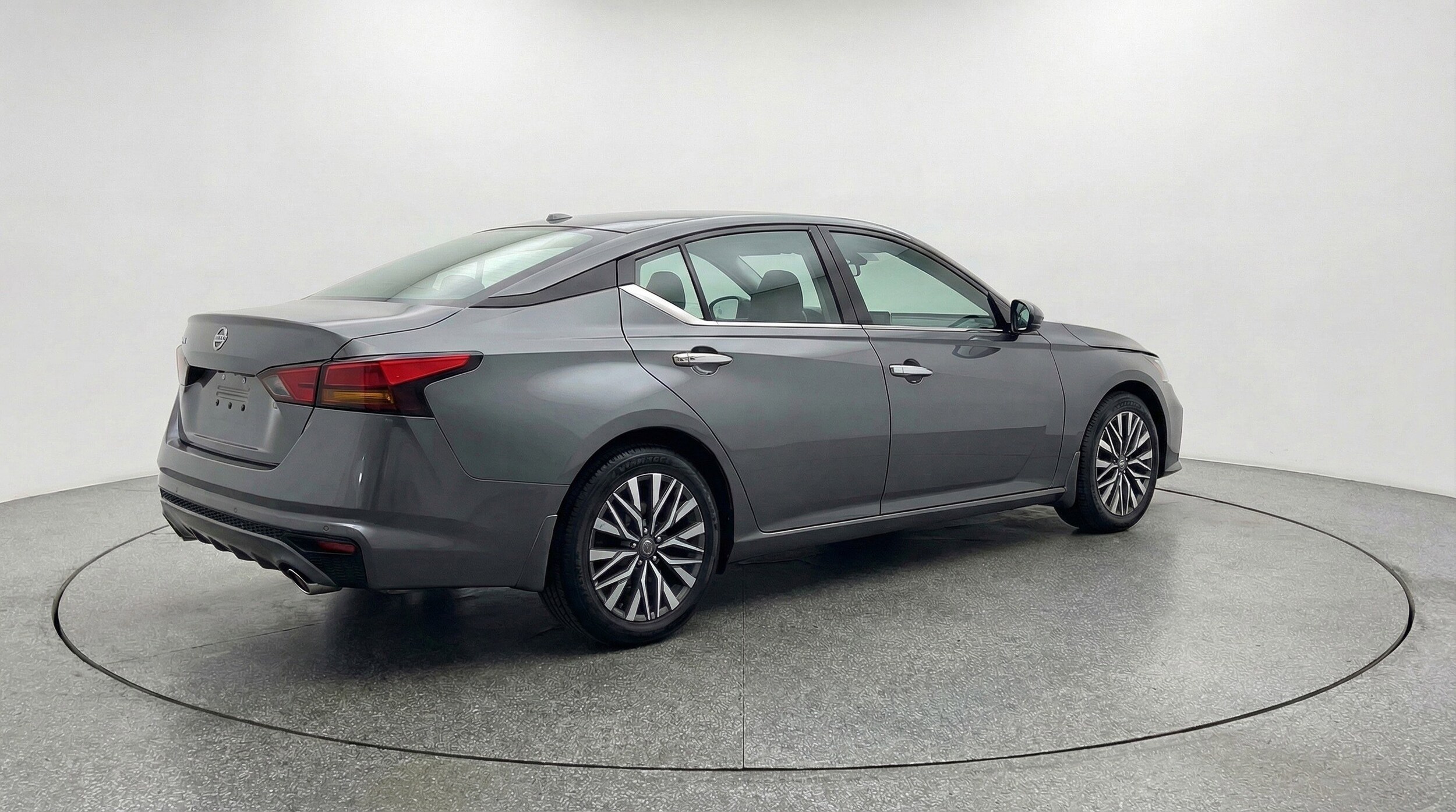 Thumbnail: 2025 Nissan Altima - 9