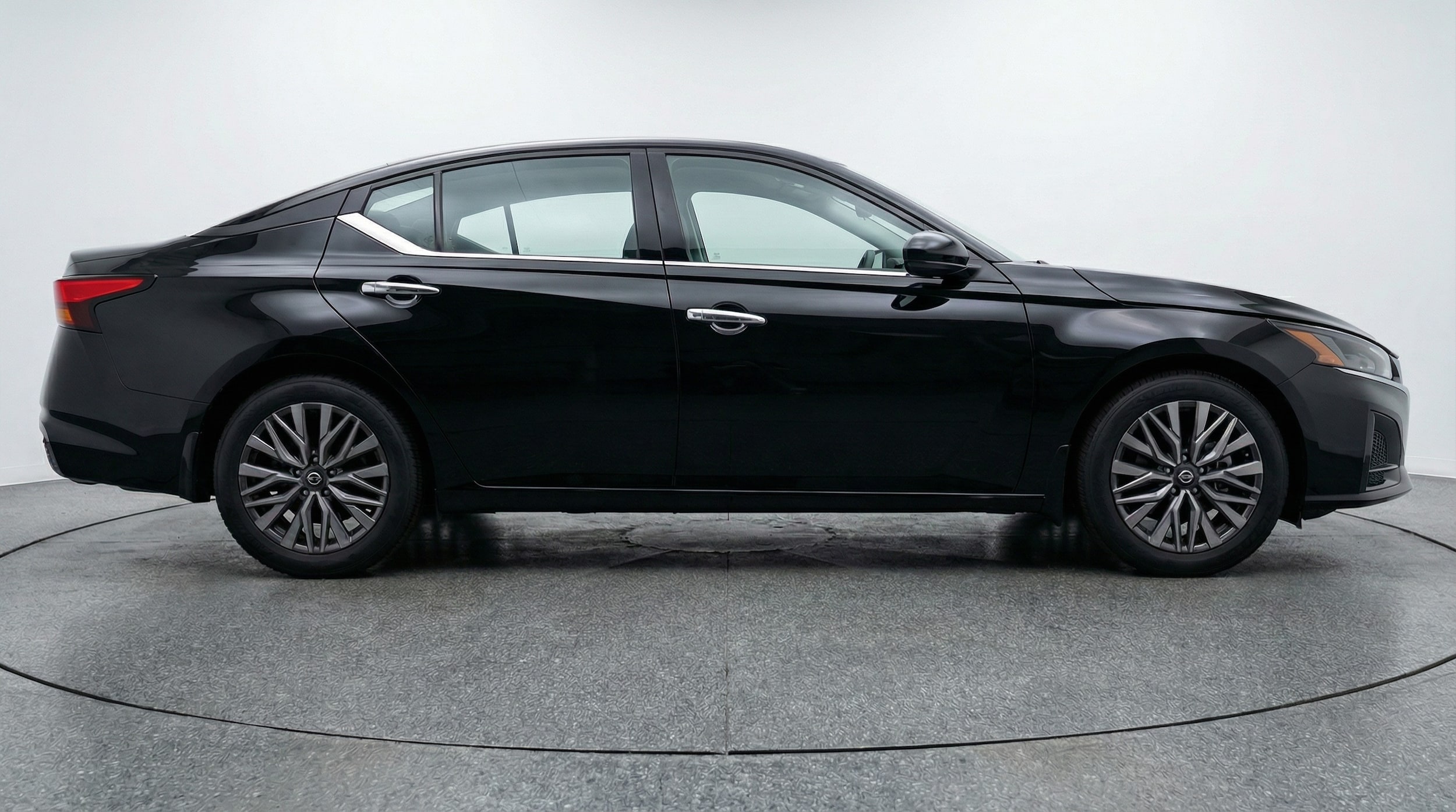 Thumbnail: 2025 Nissan Altima - 8