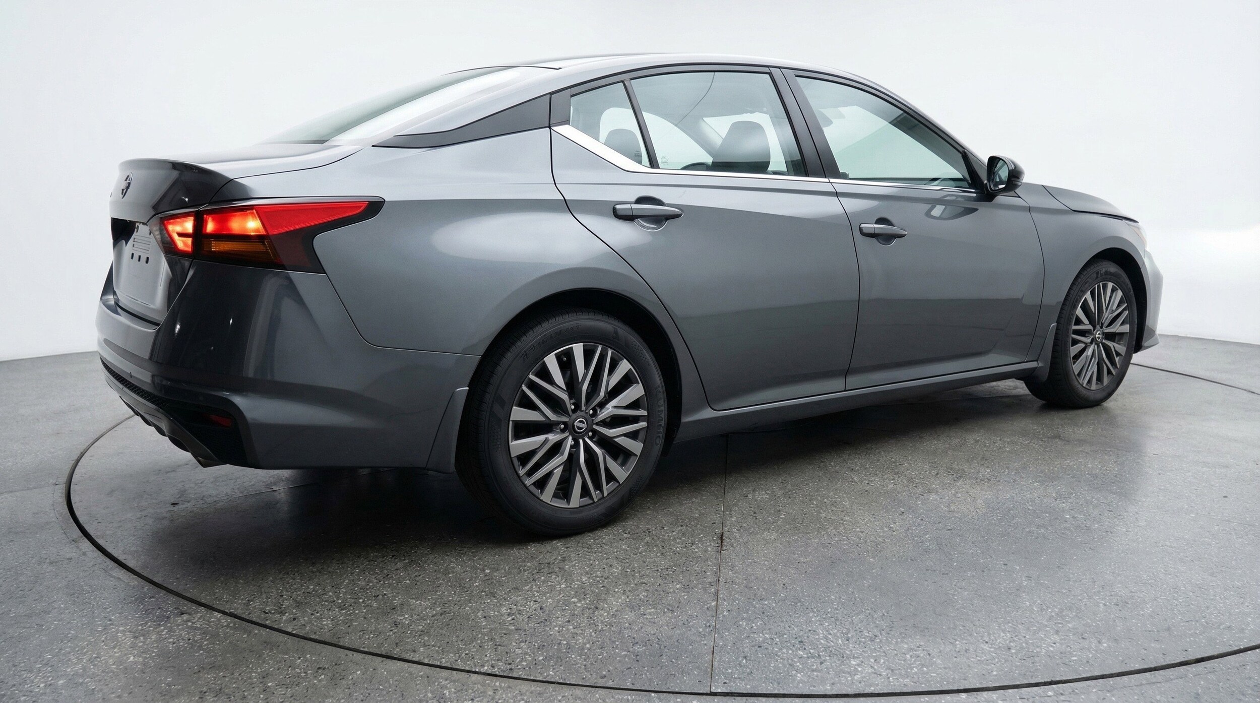 Thumbnail: 2025 Nissan Altima - 9