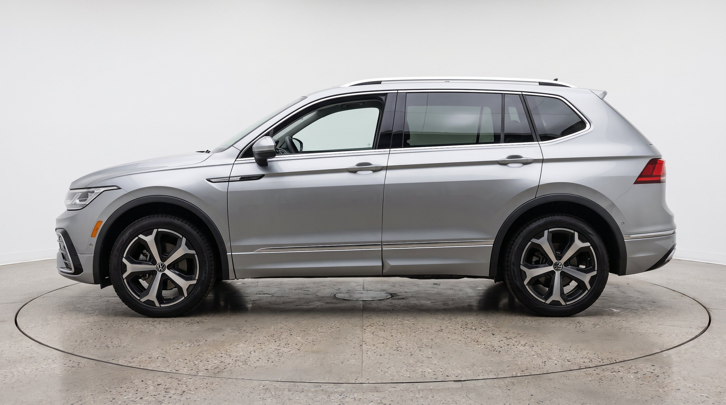 Thumbnail: 2026 Volkswagen Tiguan - 5