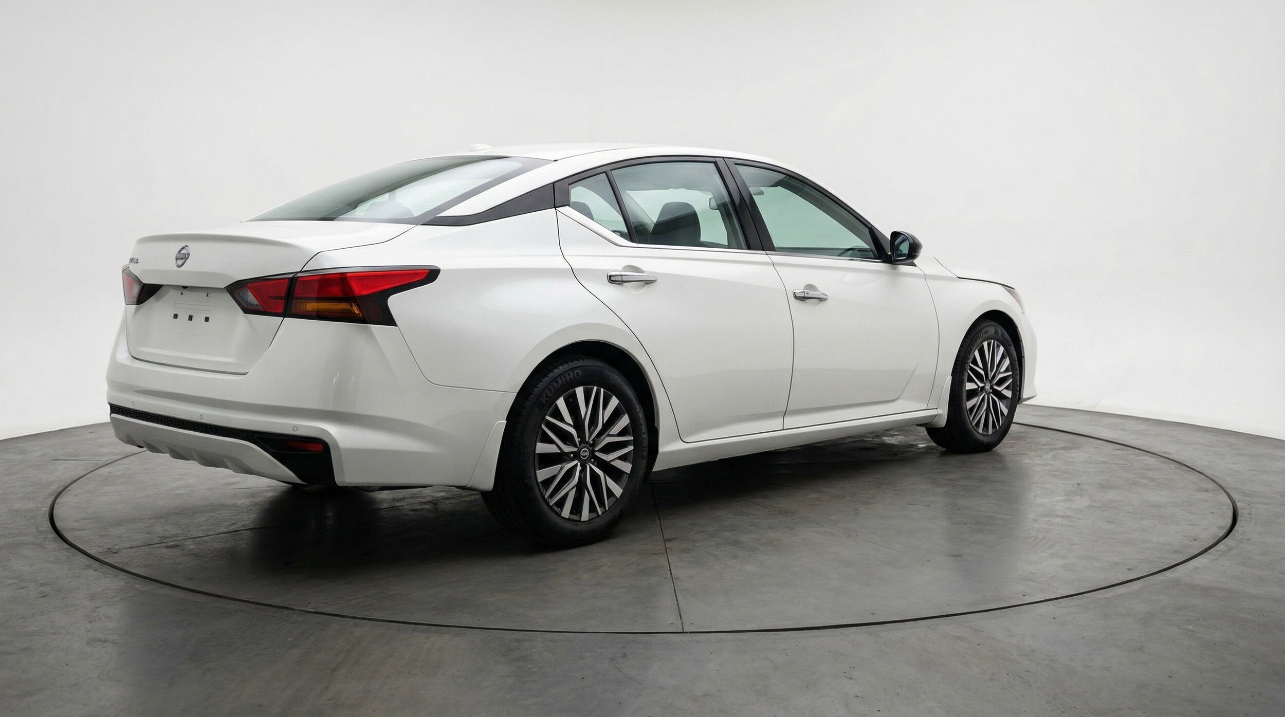 Thumbnail: 2025 Nissan Altima - 9
