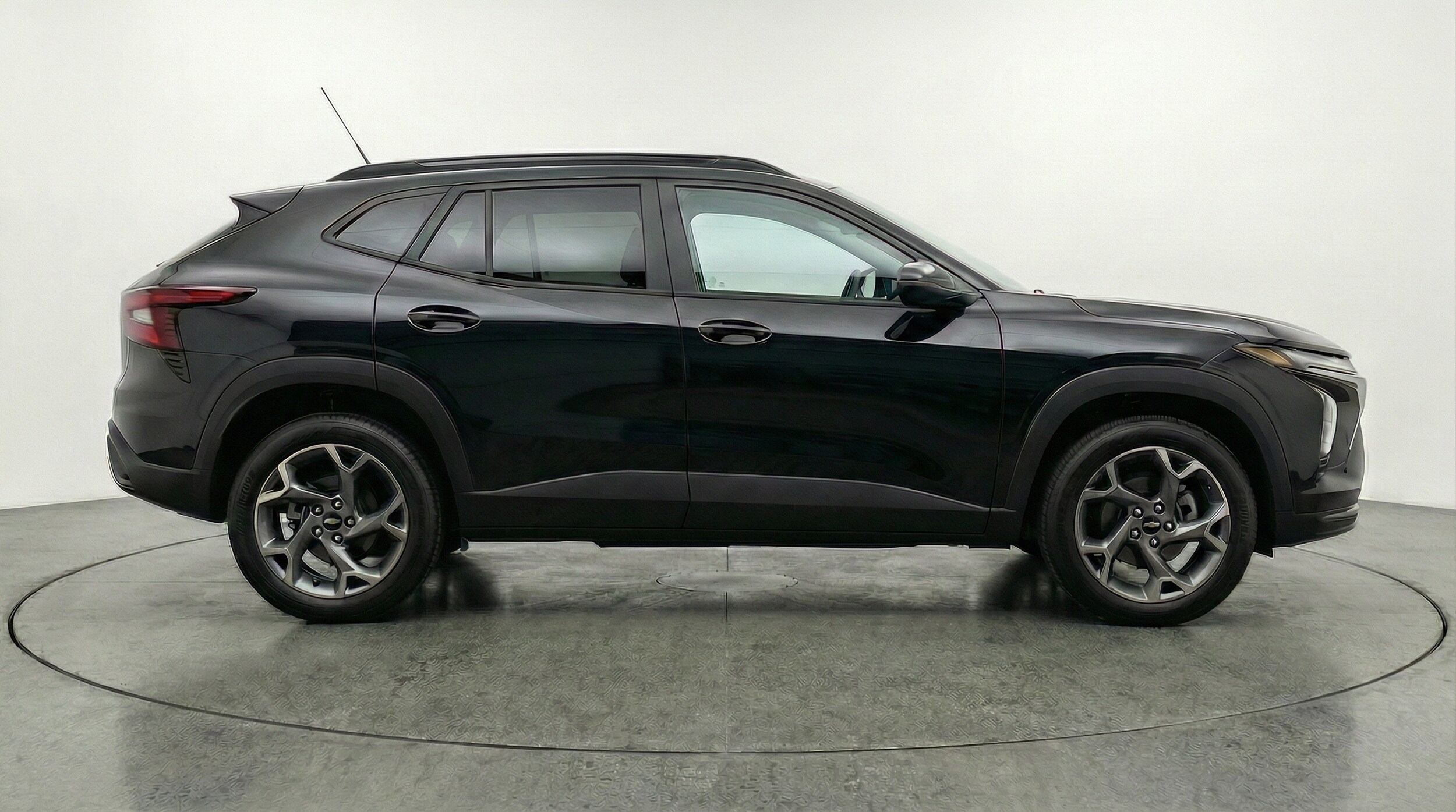 Thumbnail: 2025 Chevrolet Trax - 8