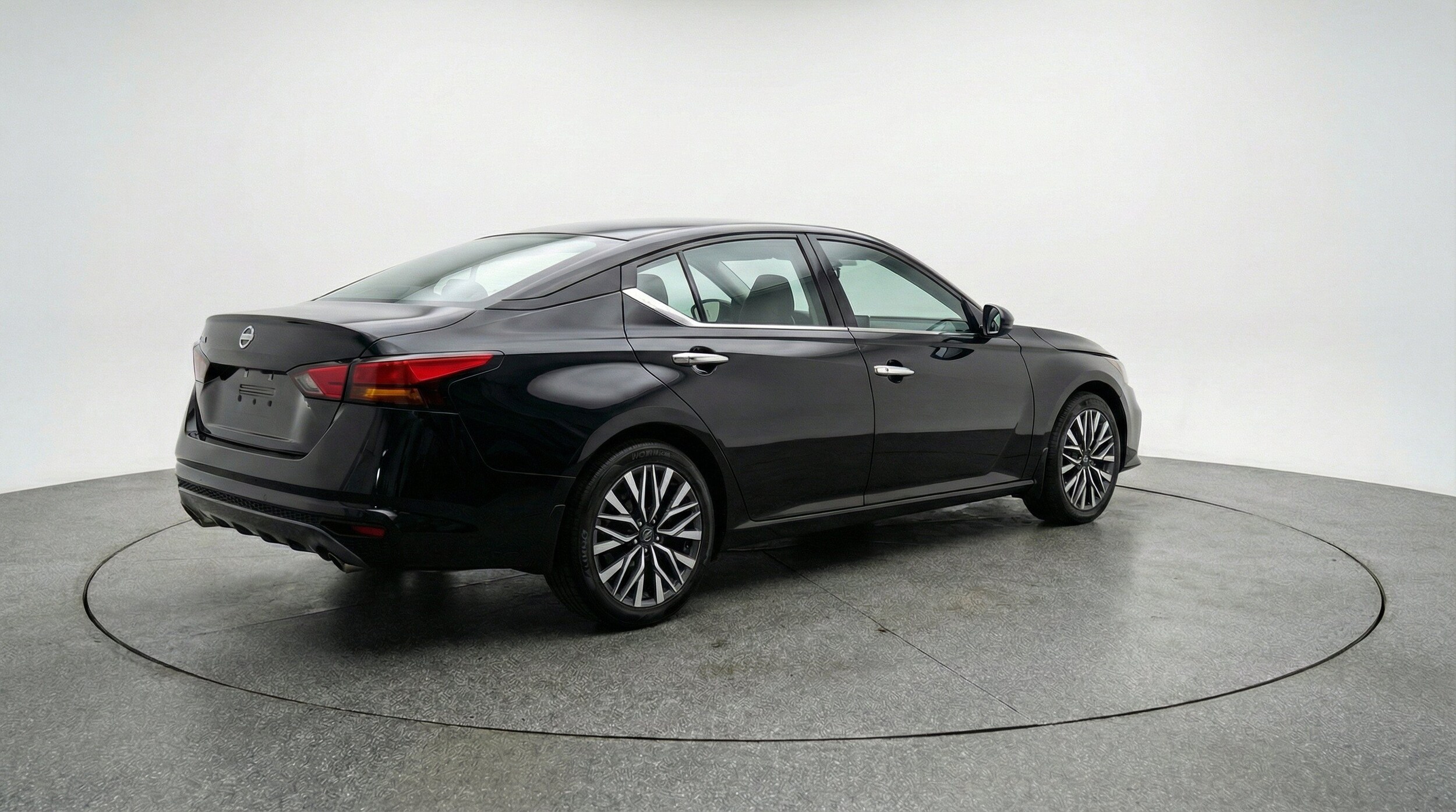 Thumbnail: 2025 Nissan Altima - 9
