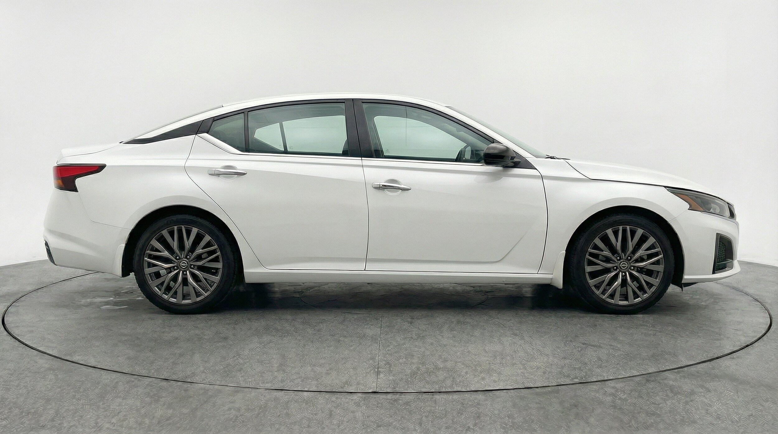 Thumbnail: 2025 Nissan Altima - 11