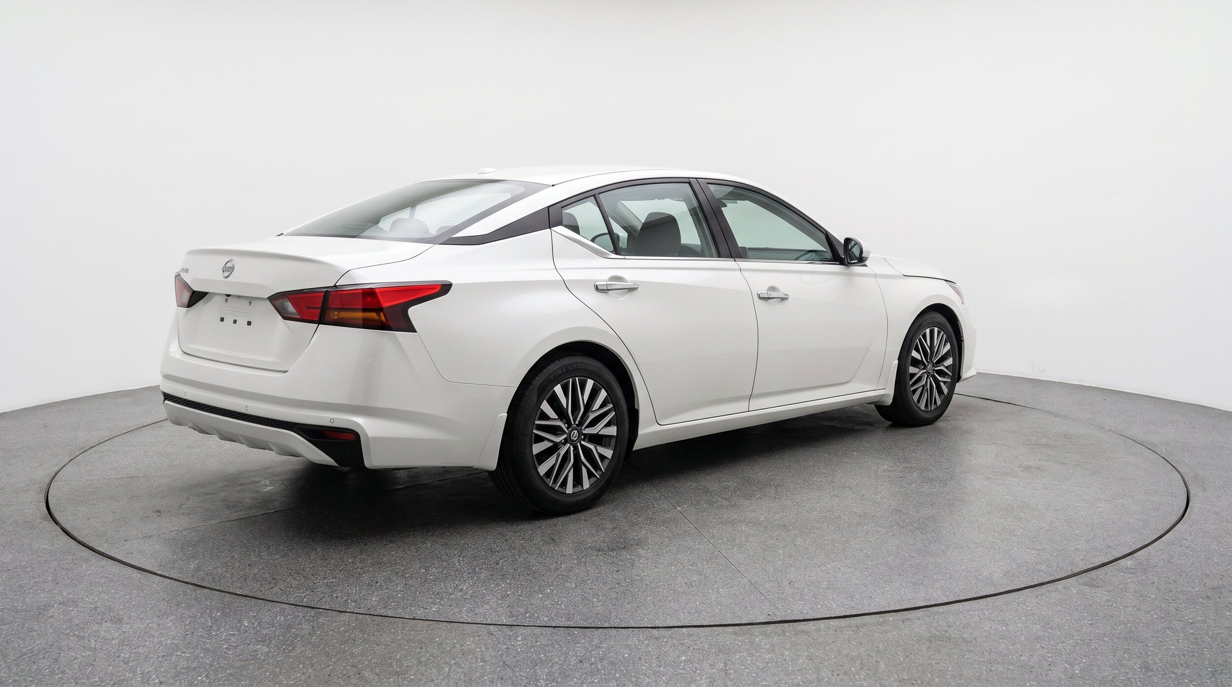 Thumbnail: 2025 Nissan Altima - 9