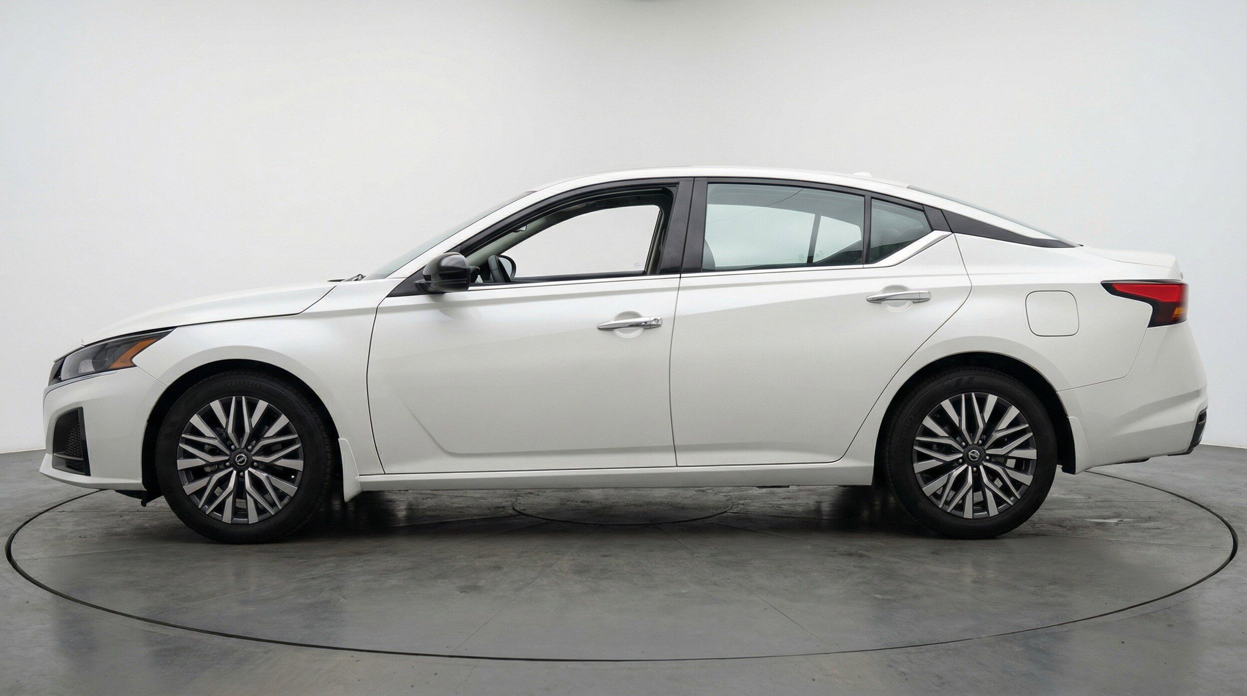 Thumbnail: 2025 Nissan Altima - 5