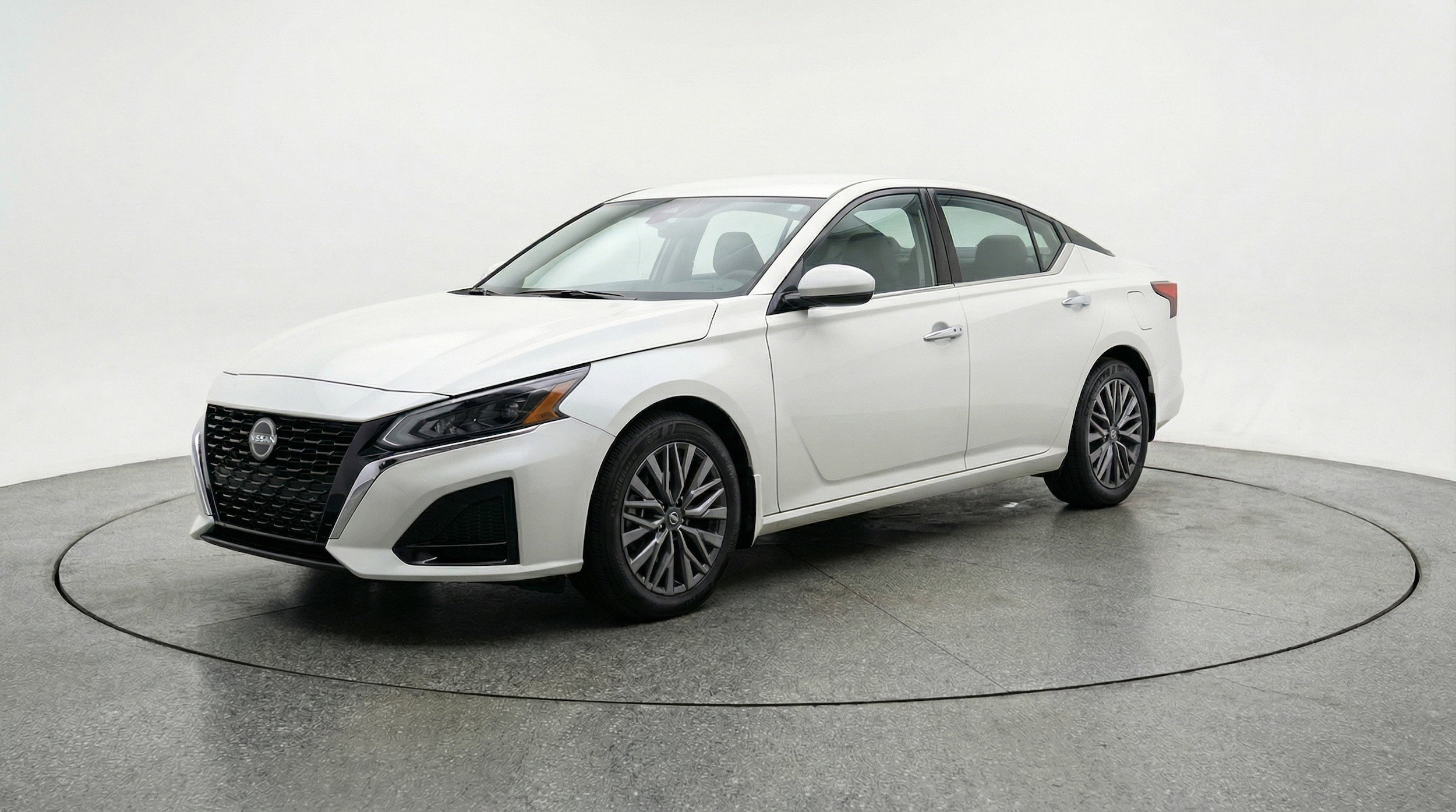 Thumbnail: 2025 Nissan Altima - 3