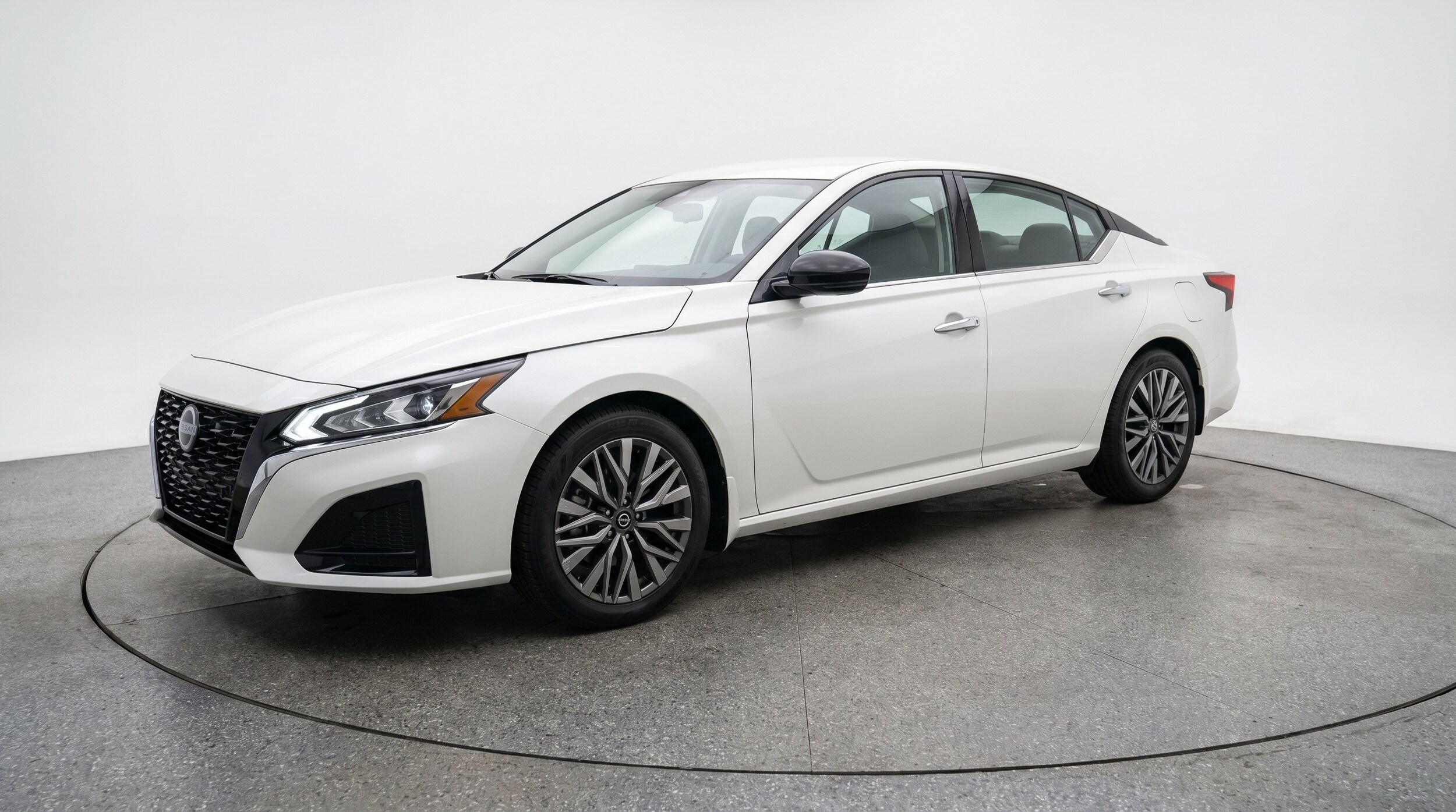 Thumbnail: 2025 Nissan Altima - 3