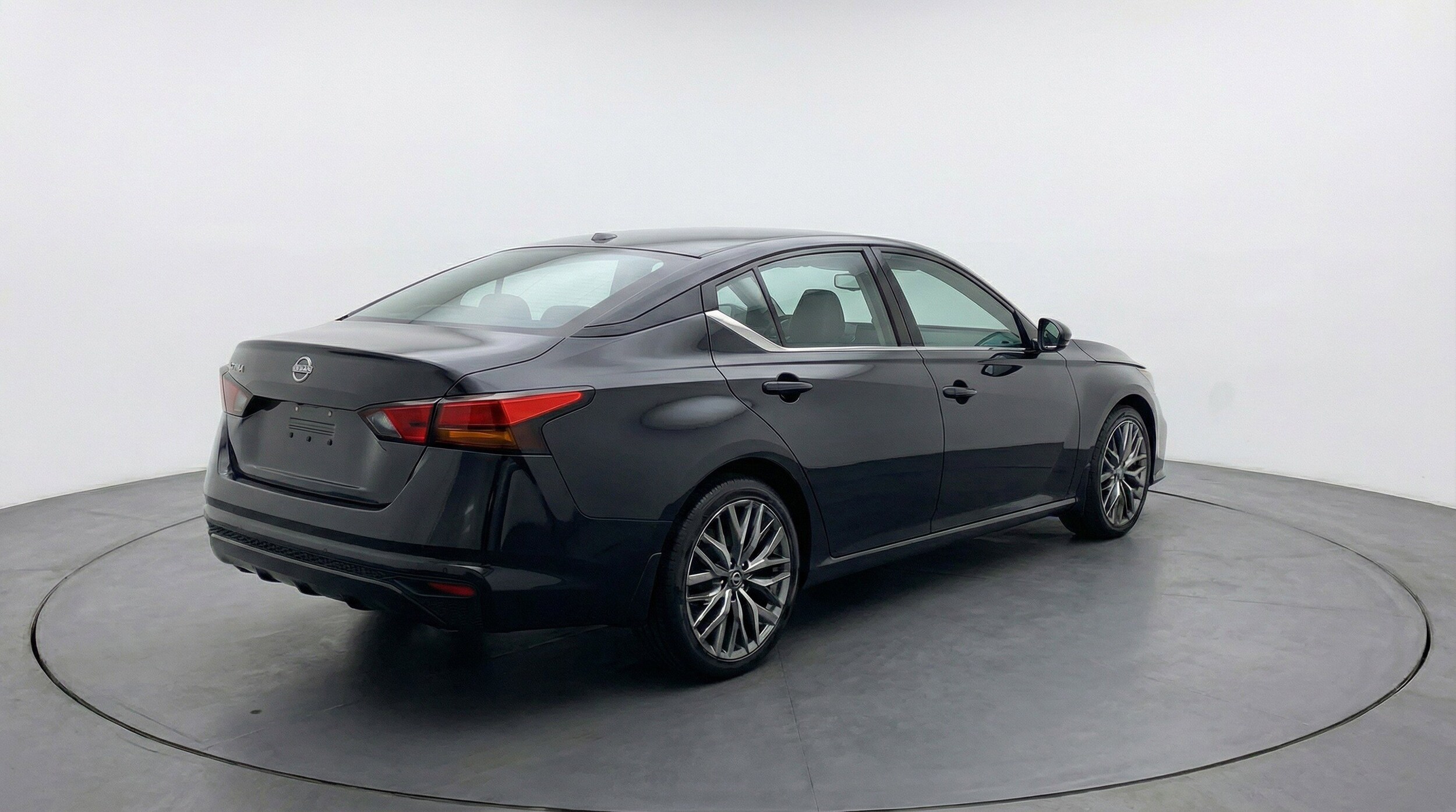 Thumbnail: 2025 Nissan Altima - 9